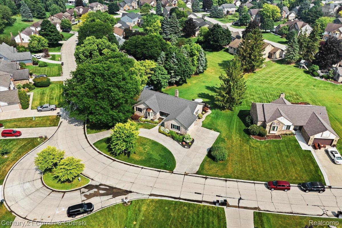 Northville, Michigan, 48168, United States, 3 Bedrooms Bedrooms, ,4 BathroomsBathrooms,Residential,For Sale,1921714
