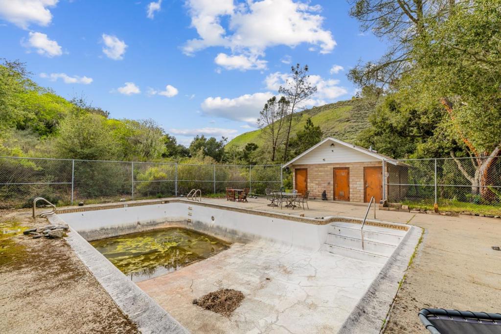 Salinas, California, 93908, United States, ,2 BathroomsBathrooms,Residential,For Sale,2006141