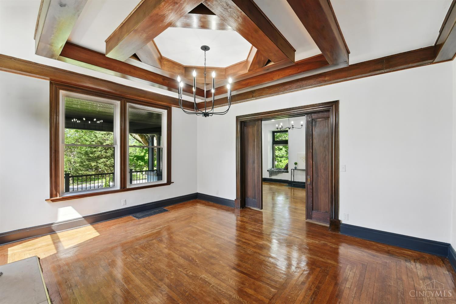 Cincinnati, Ohio, 45229, United States, 7 Bedrooms Bedrooms, ,5 BathroomsBathrooms,Residential,For Sale,1821306