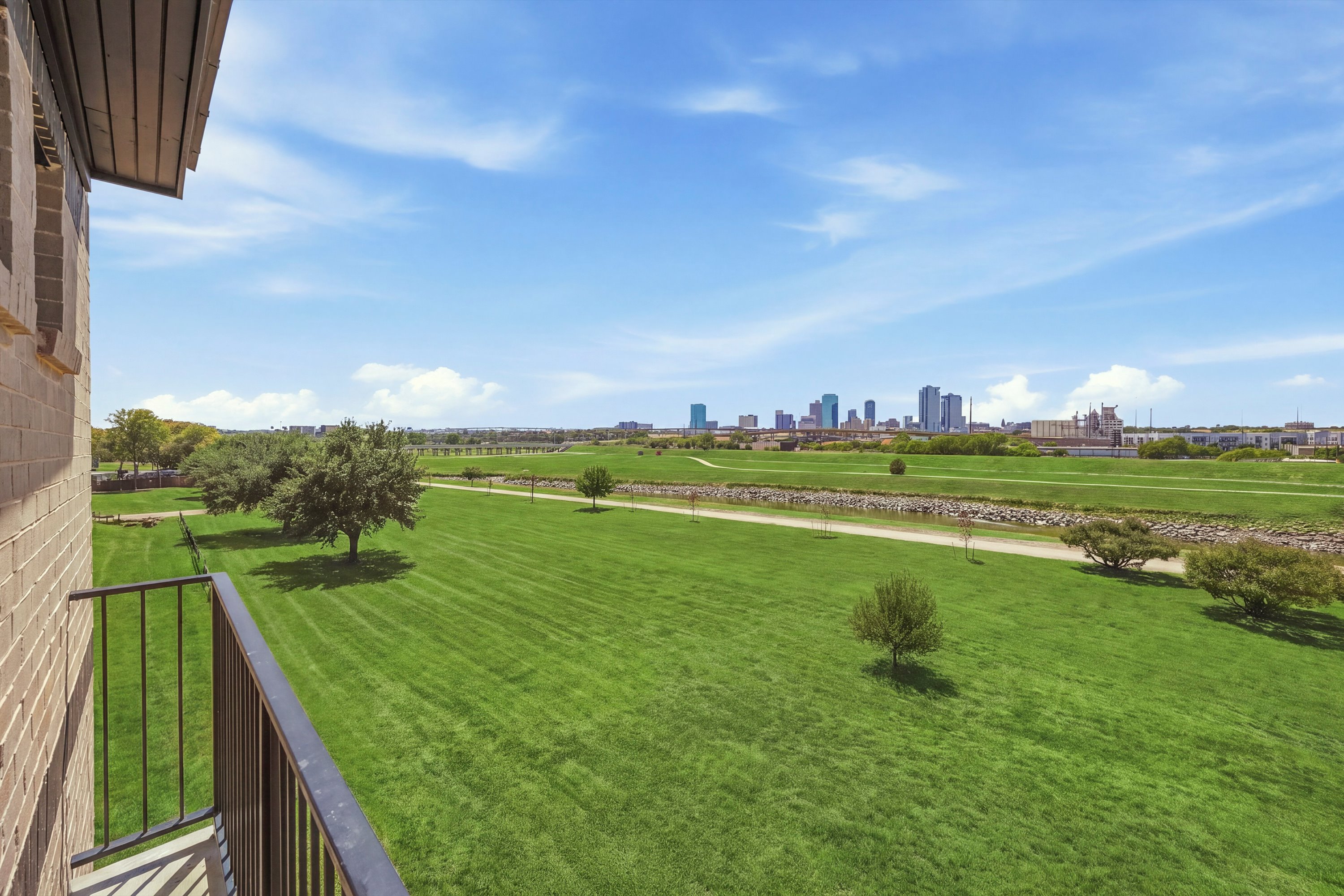  408 Vista Buena Trail, Fort Worth, TX, 76111 - 物件實景