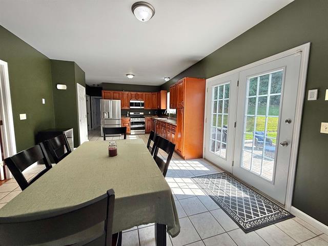 Weare, New Hampshire, 03281, United States, 3 Bedrooms Bedrooms, ,2 BathroomsBathrooms,Residential,For Sale,1979448