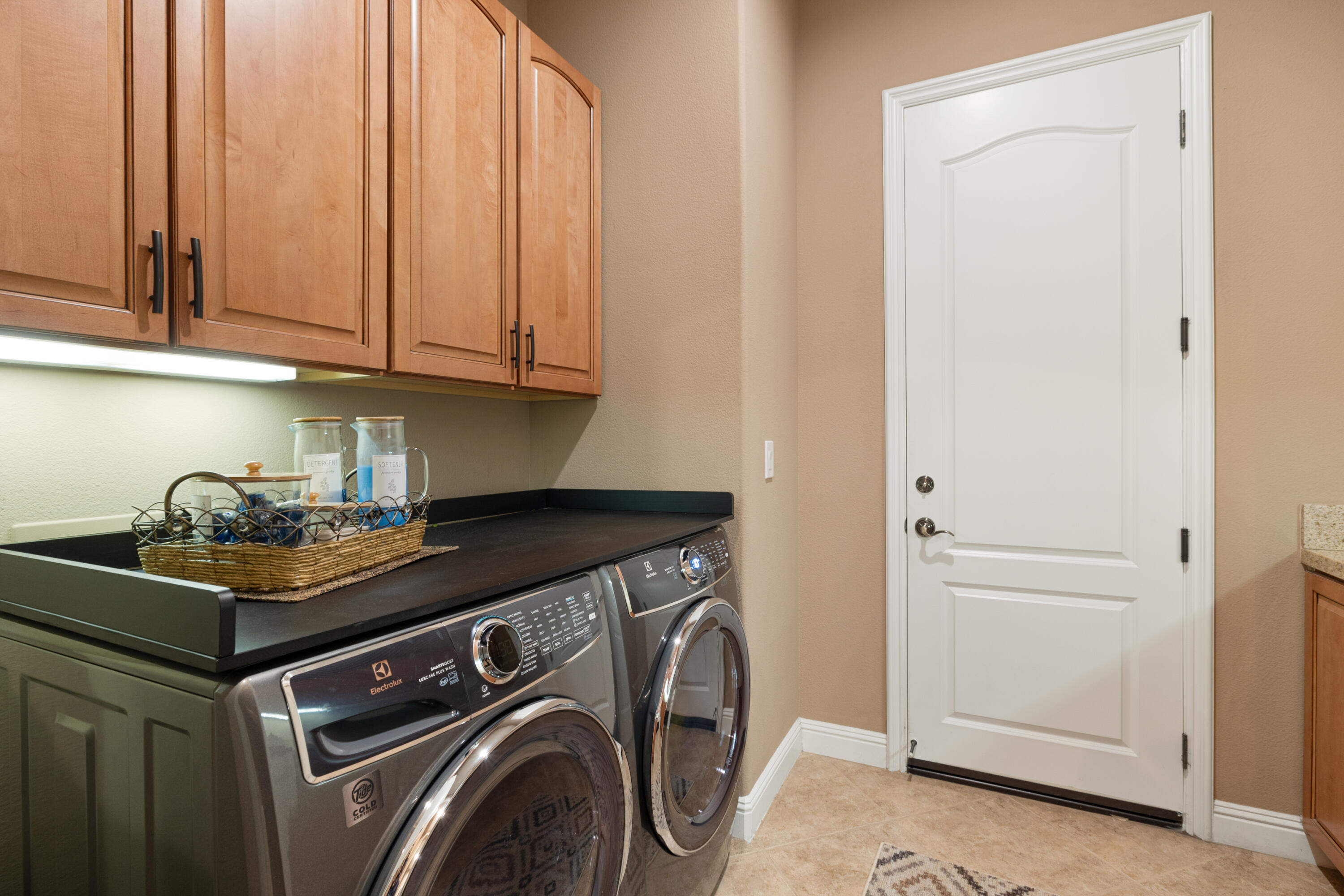 La Quinta, California, 92253, United States, 3 Bedrooms Bedrooms, ,4 BathroomsBathrooms,Residential,For Sale,2002197