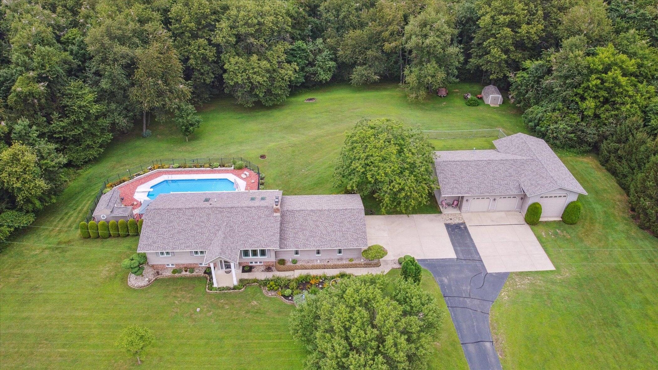 New Carlisle, Indiana, 46552, United States, 4 Bedrooms Bedrooms, ,2 BathroomsBathrooms,Residential,For Sale,1924883