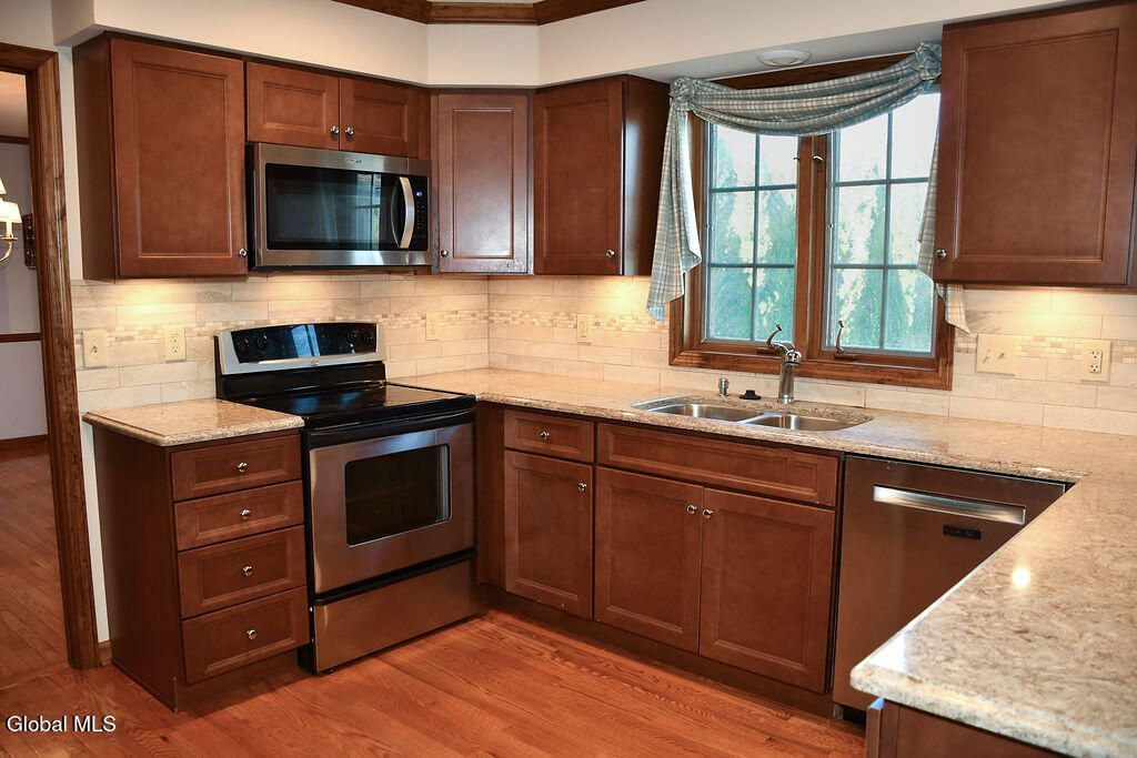 Colonie, New York, 12047, United States, 4 Bedrooms Bedrooms, ,3 BathroomsBathrooms,Residential,For Sale,1991402