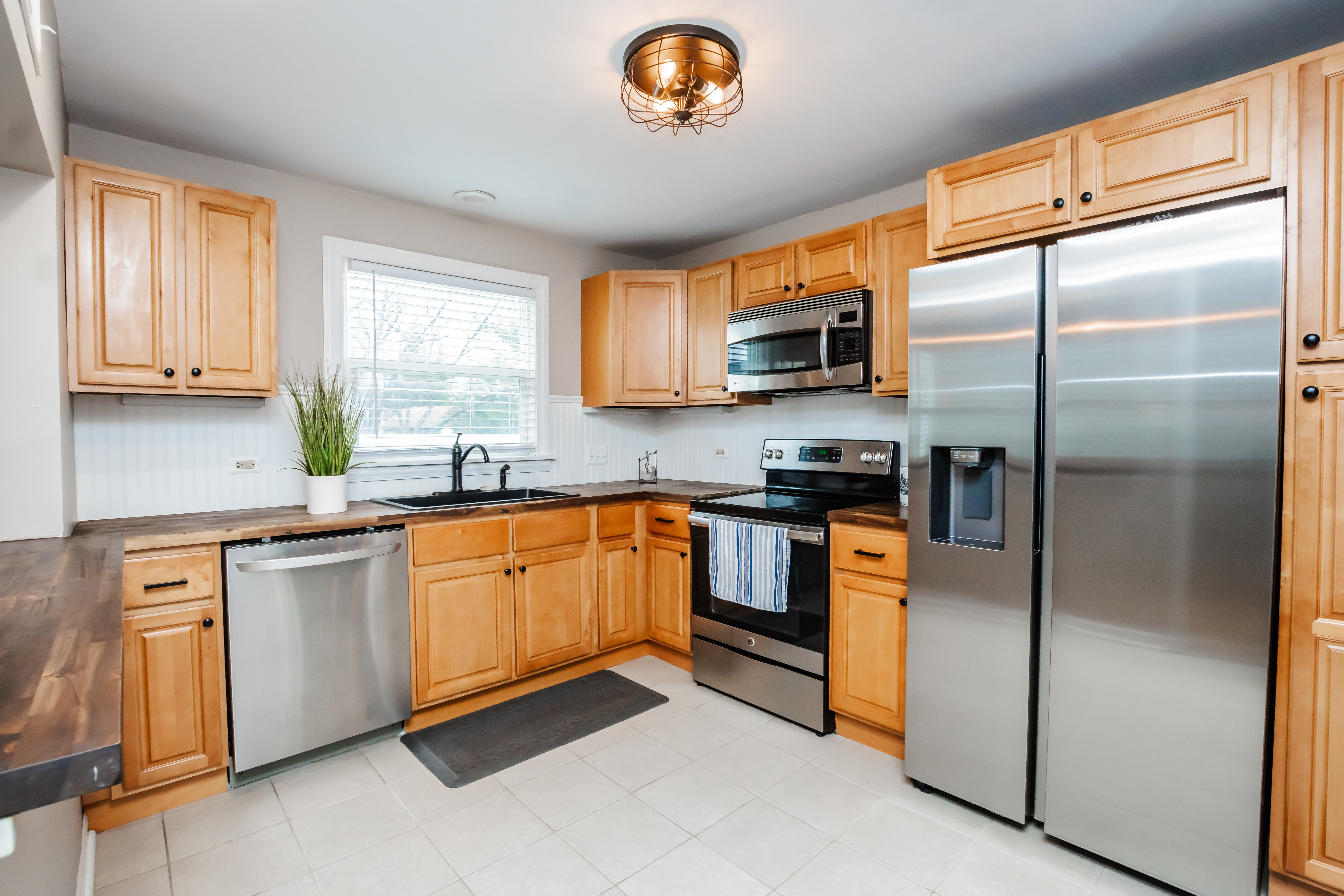  Beautifully Maintained Starter Home - 物件實景