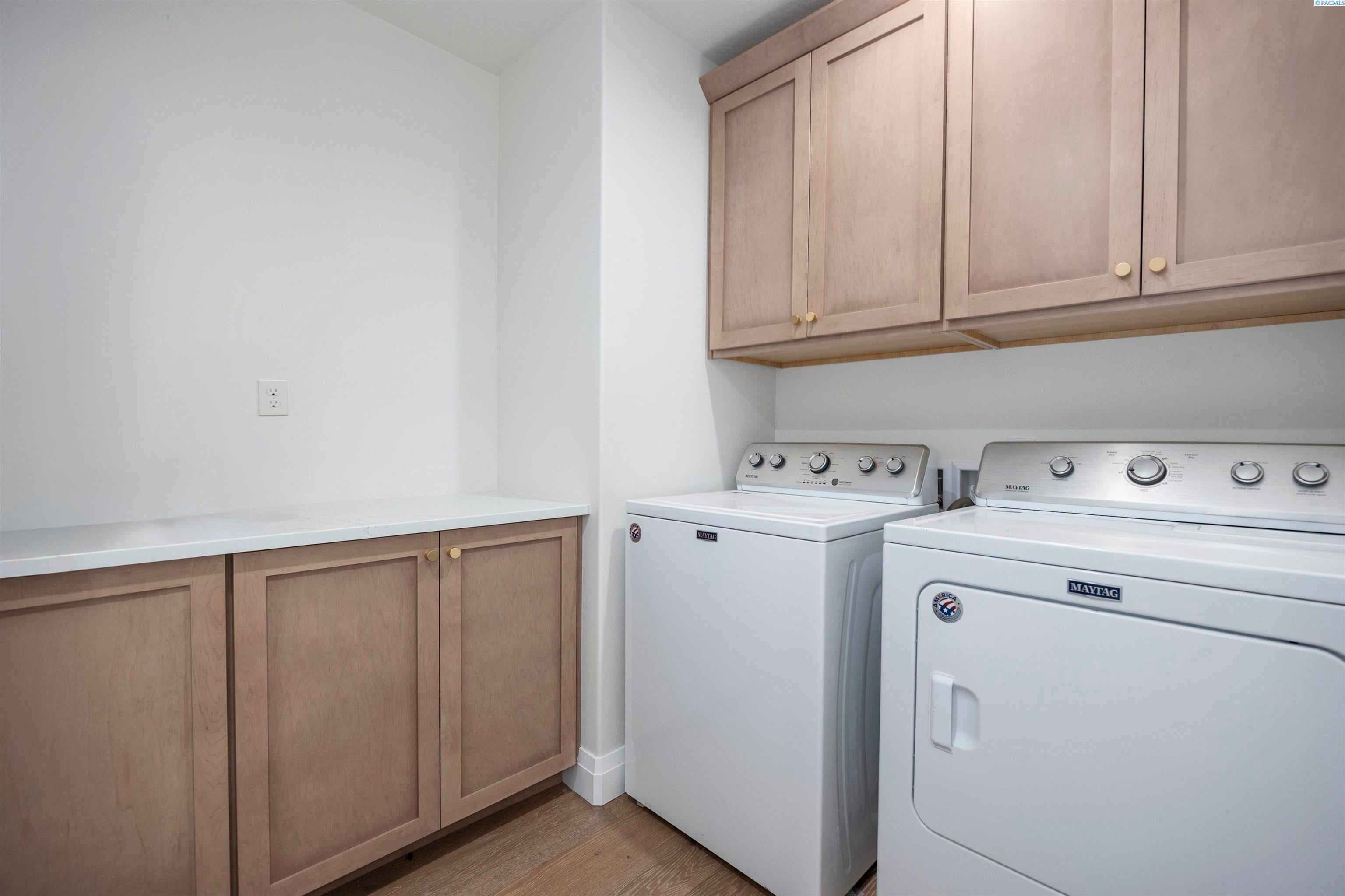 Pasco, Washington, 99301, United States, 4 Bedrooms Bedrooms, ,3 BathroomsBathrooms,Residential,For Sale,2005425