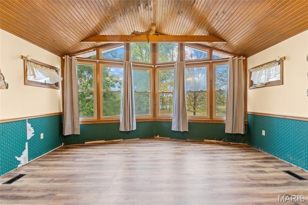 Farmington, Missouri, 63640, United States, 5 Bedrooms Bedrooms, ,3 BathroomsBathrooms,Residential,For Sale,1981523