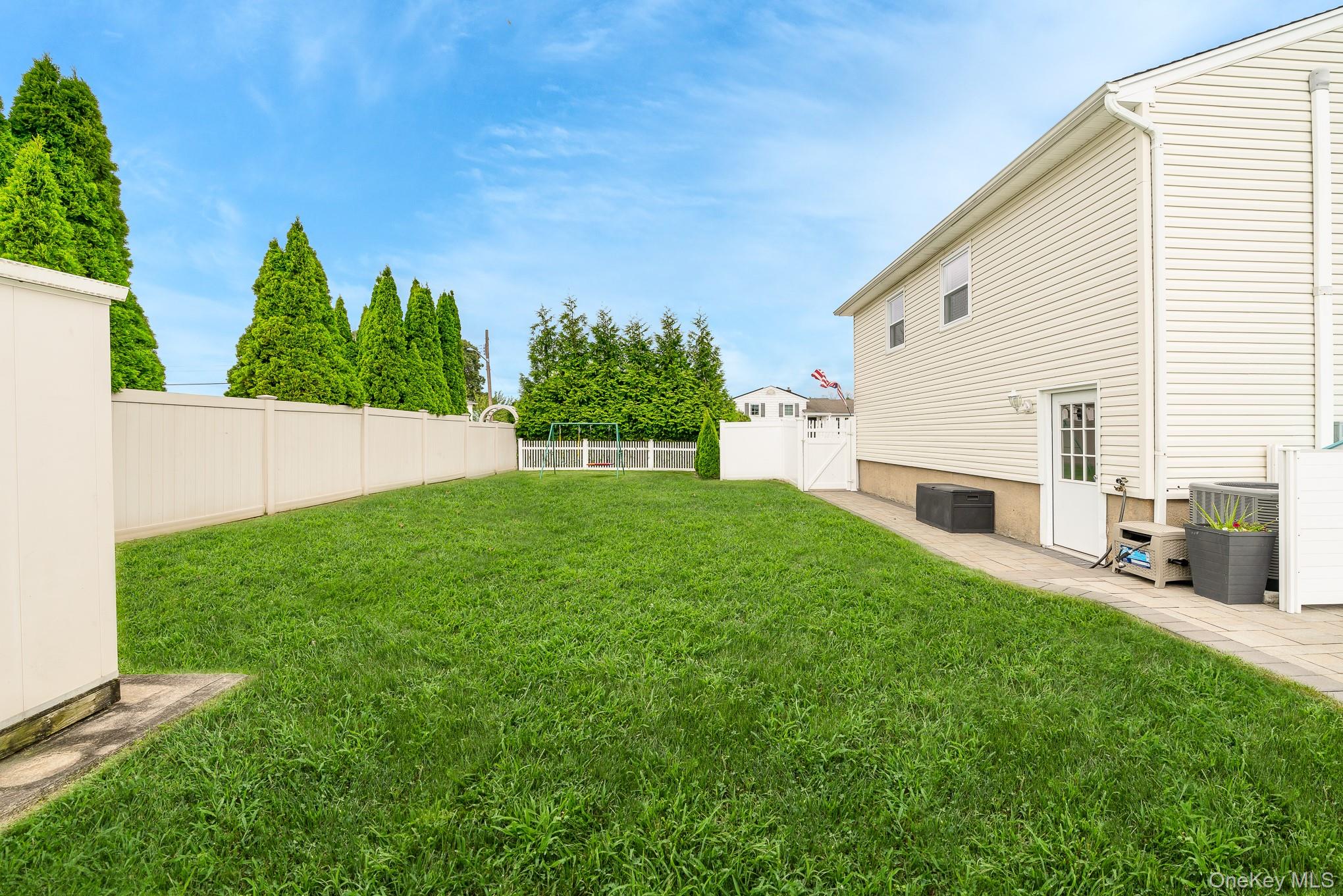 Massapequa Park, New York, 11762, United States, 3 Bedrooms Bedrooms, ,3 BathroomsBathrooms,Residential,For Sale,1937642