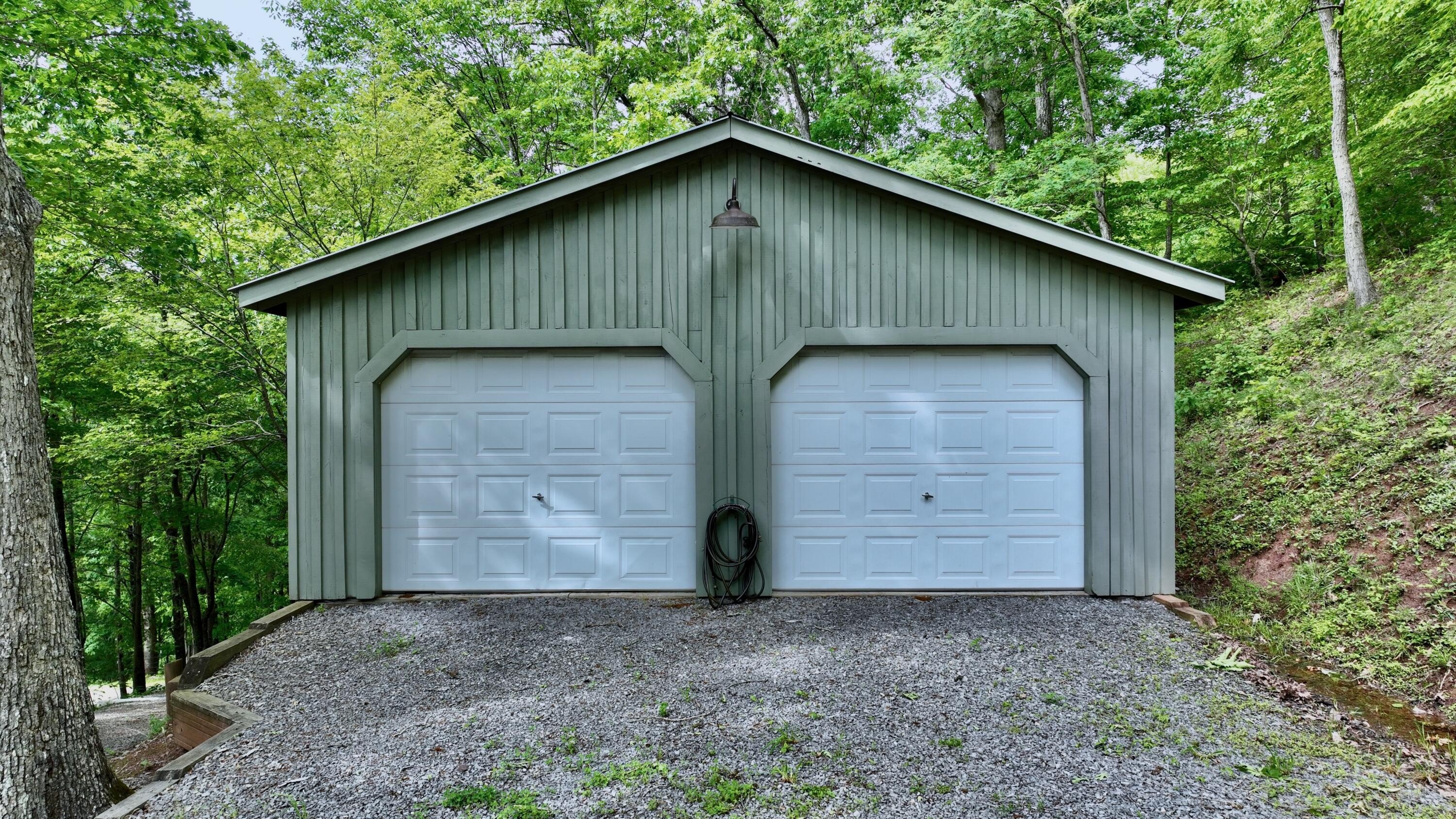 Hinton, West Virginia, 25951, United States, 3 Bedrooms Bedrooms, ,2 BathroomsBathrooms,Residential,For Sale,1847194