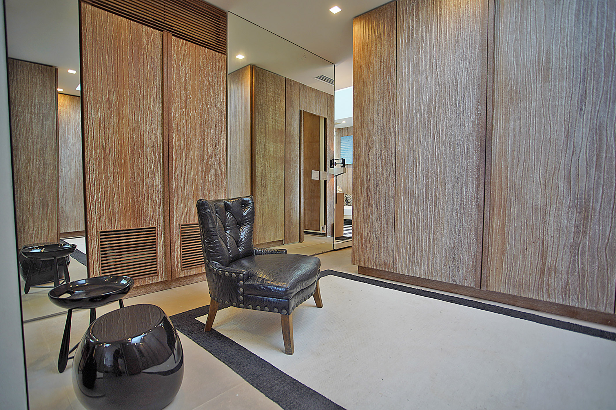  Oceanfront duplex penthouse with panoramic views and refined interiors - 物件實景