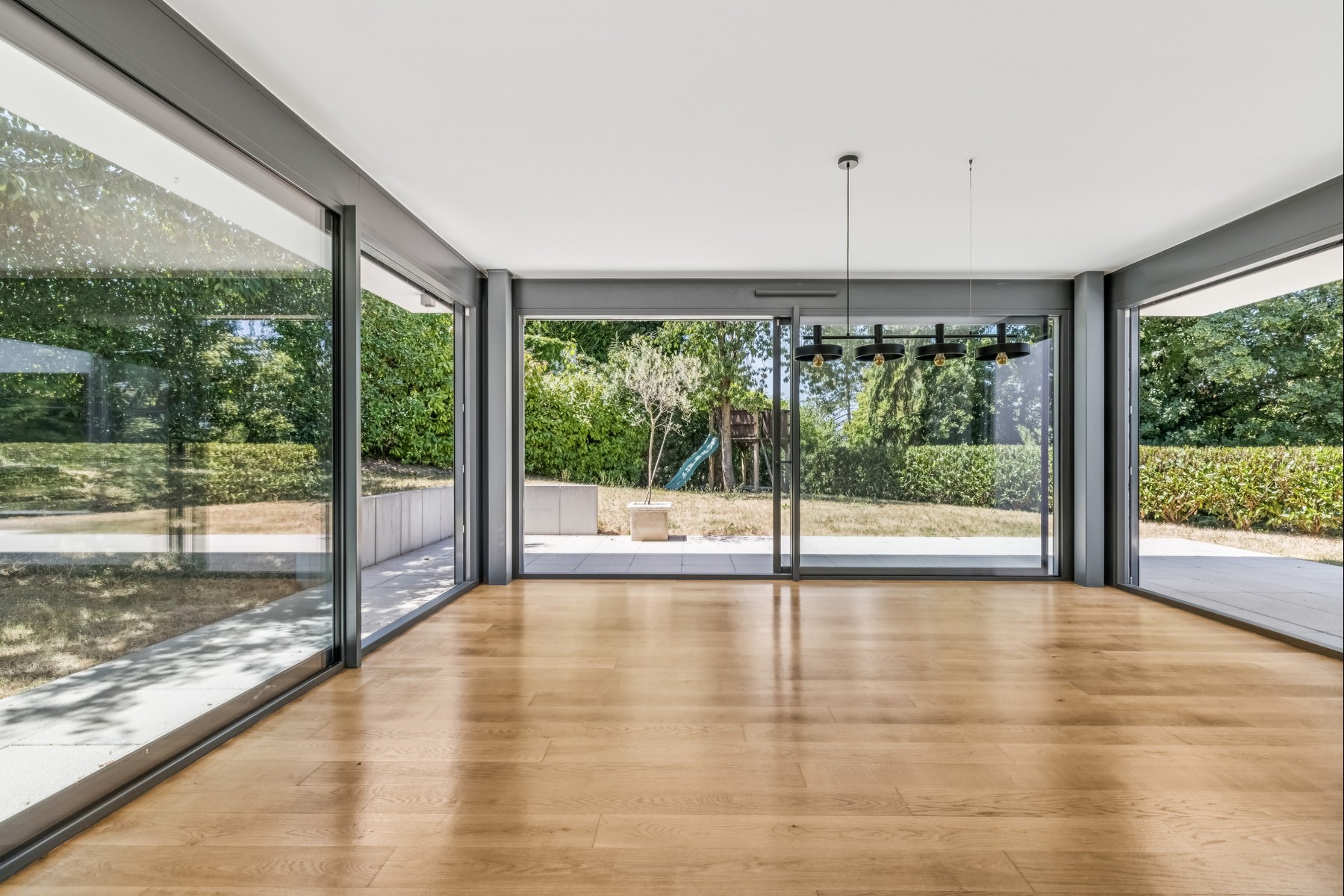  Anières  Elegant contemporary villa with exceptional amenities - 物件實景