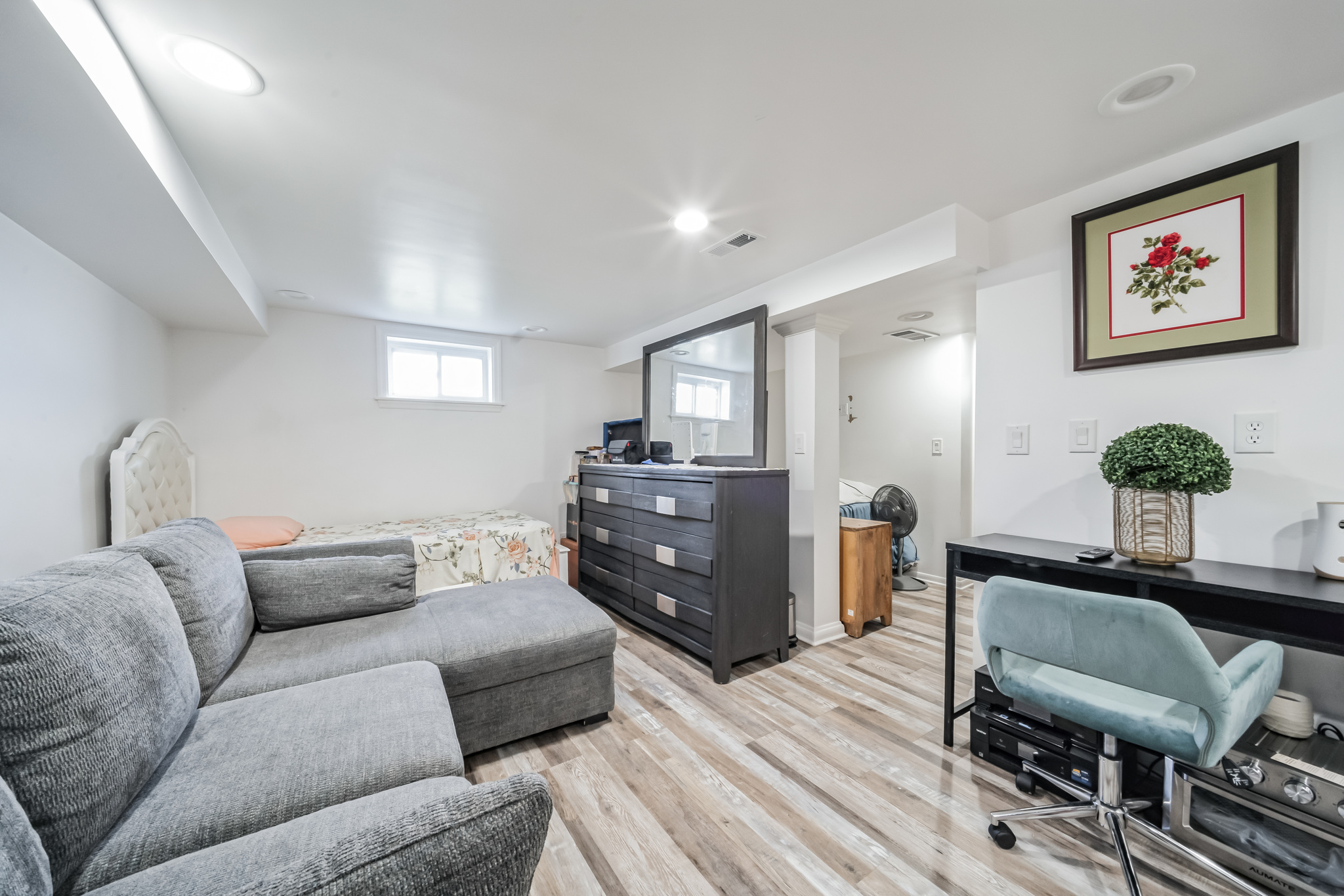 Elmwood Park, New Jersey, 07407, United States, 3 Bedrooms Bedrooms, ,2 BathroomsBathrooms,Residential,For Sale,1982757