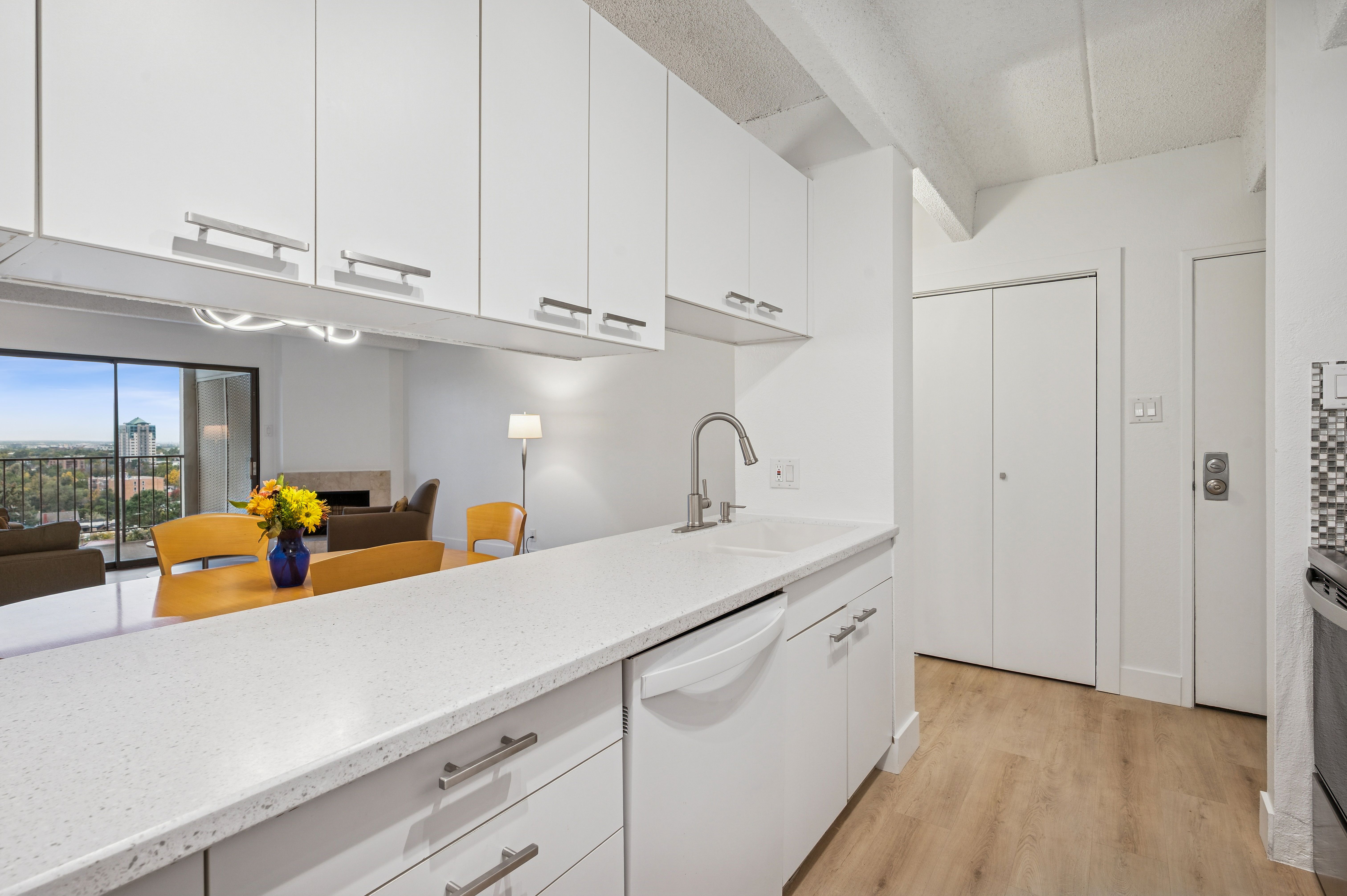  Stunning Mountain Views, Prime Loation & Unmatched Amenities - 物件實景