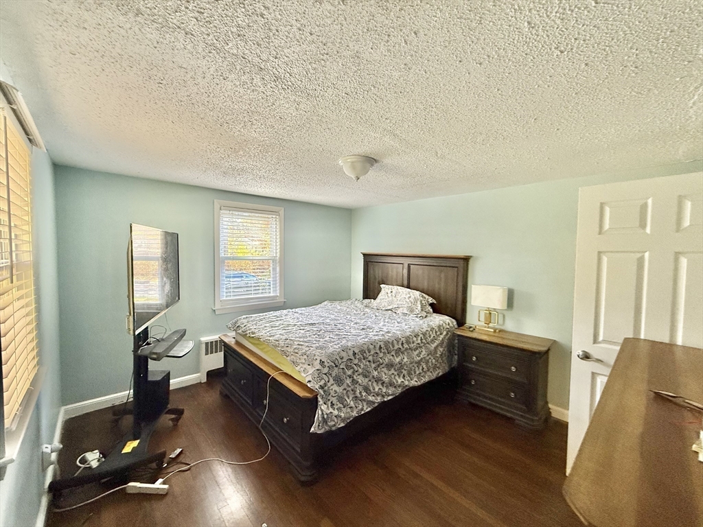 Stoughton, Massachusetts, 02072, United States, 3 Bedrooms Bedrooms, ,1 BathroomBathrooms,Residential,For Sale,1978457