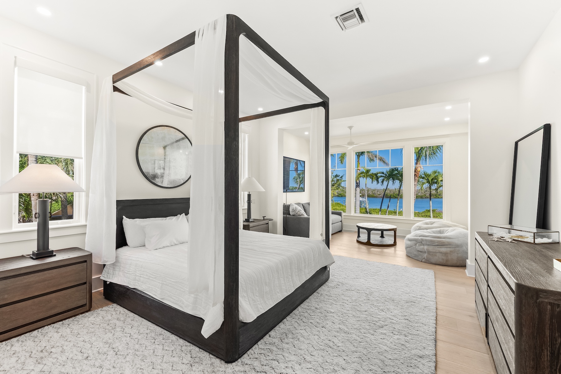  4070 Loomis Avenue - 物件實景