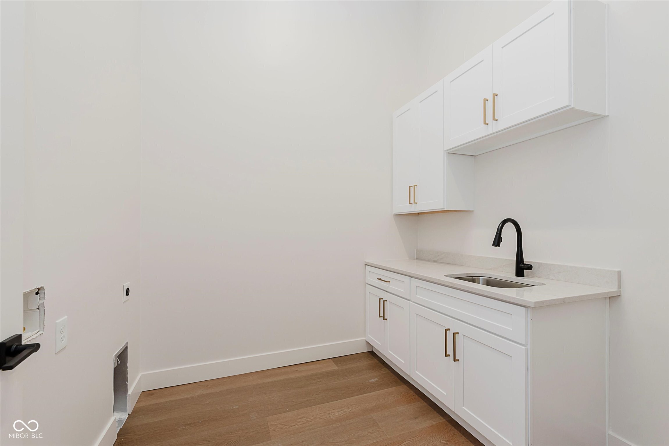 Carmel, Indiana, 46032, United States, 2 Bedrooms Bedrooms, ,3 BathroomsBathrooms,Residential,For Sale,1931203