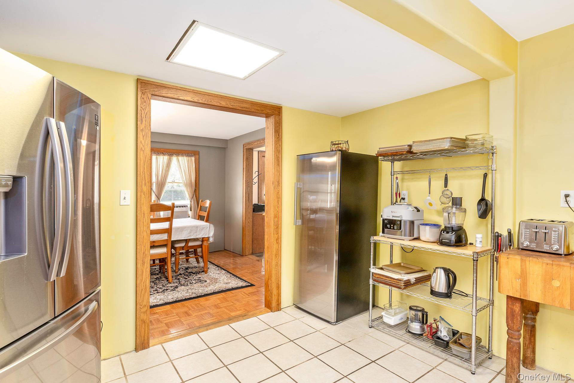 Manorville, New York, 11949, United States, 4 Bedrooms Bedrooms, ,2 BathroomsBathrooms,Residential,For Sale,1917125