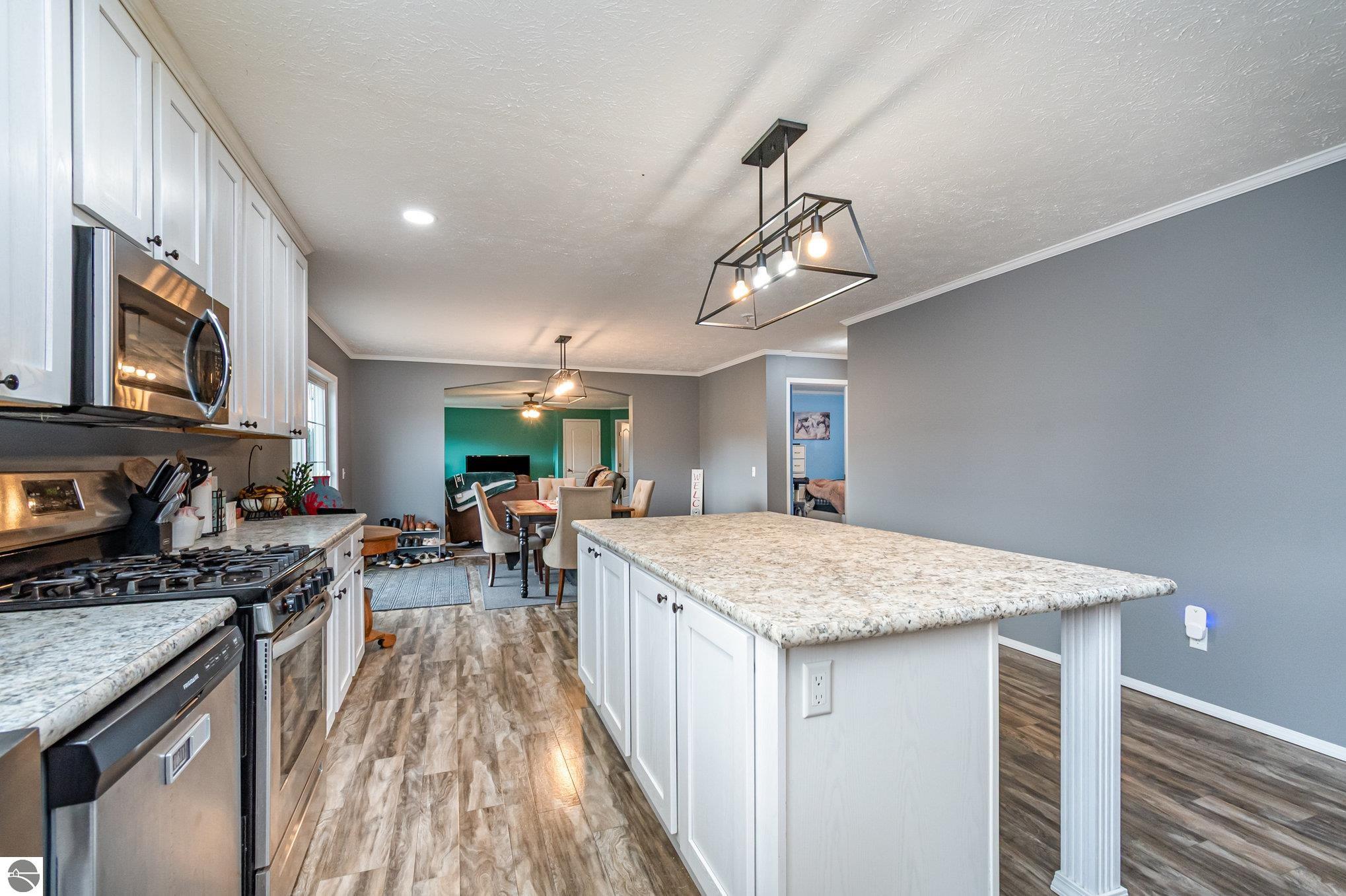 Vestaburg, Michigan, 48891, United States, 6 Bedrooms Bedrooms, ,3 BathroomsBathrooms,Residential,For Sale,1976935