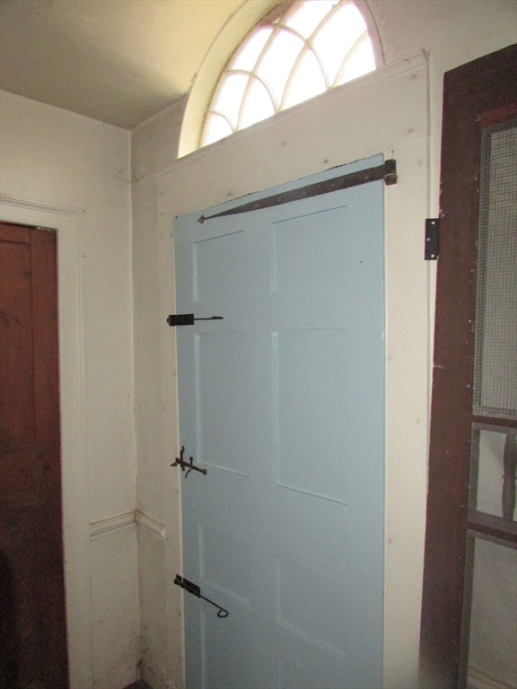 Attleboro, Massachusetts, 02703, United States, 5 Bedrooms Bedrooms, ,2 BathroomsBathrooms,Residential,For Sale,1983996