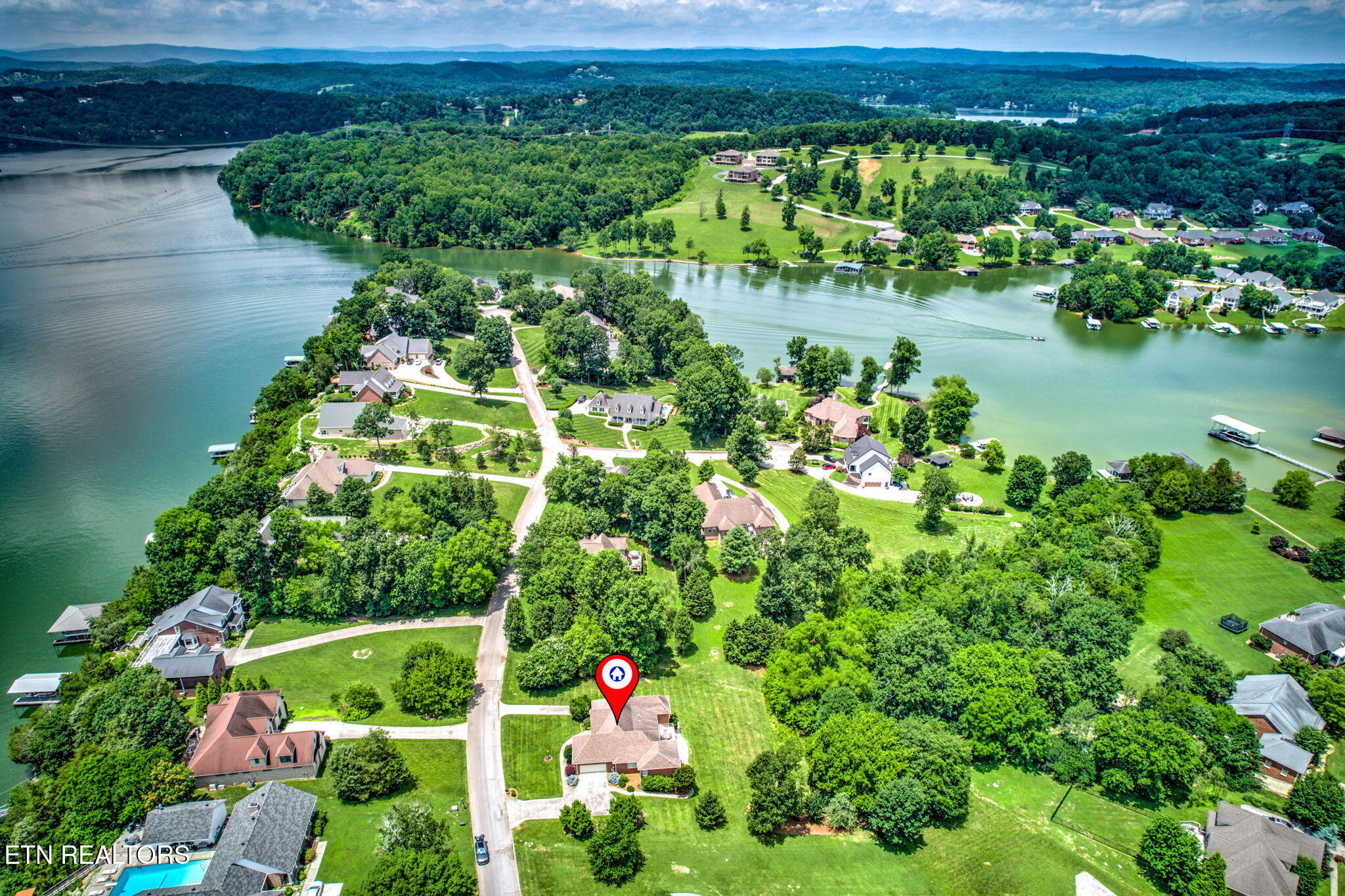 Kingston, Tennessee, 37763, United States, 3 Bedrooms Bedrooms, ,4 BathroomsBathrooms,Residential,For Sale,1885979