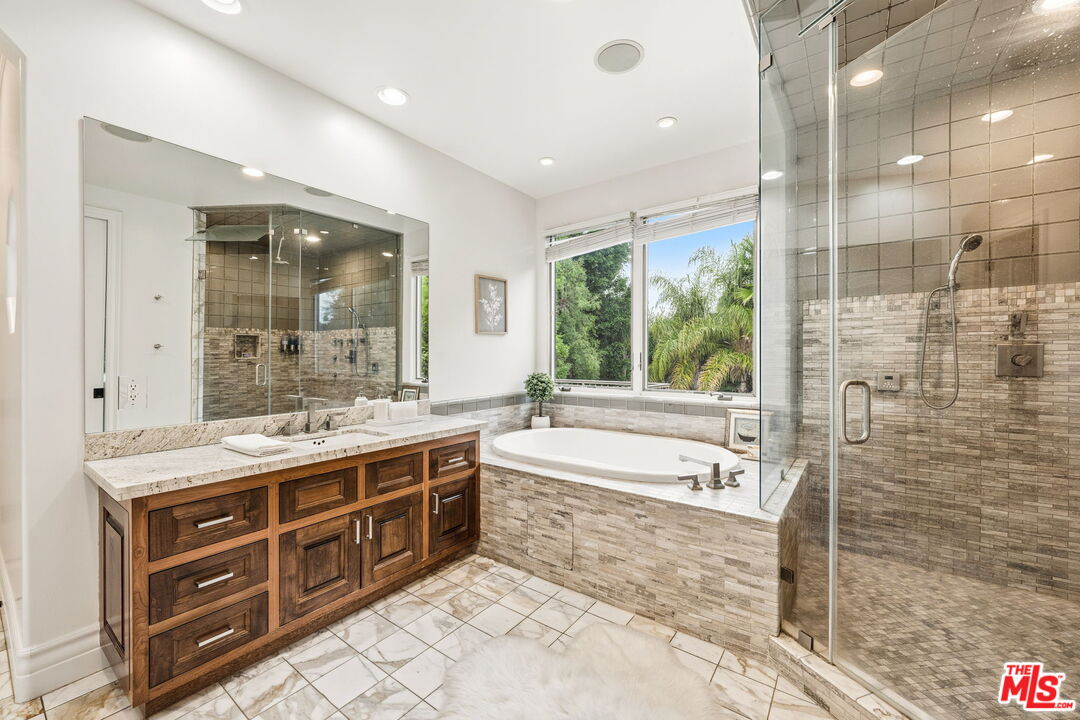 Encino, California, 91436, United States, 4 Bedrooms Bedrooms, ,3 BathroomsBathrooms,Residential,For Sale,1988091