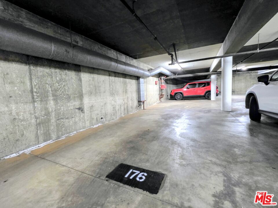 Los Angeles, California, 90024, United States, 2 Bedrooms Bedrooms, ,1 BathroomBathrooms,Residential,For Sale,1948814