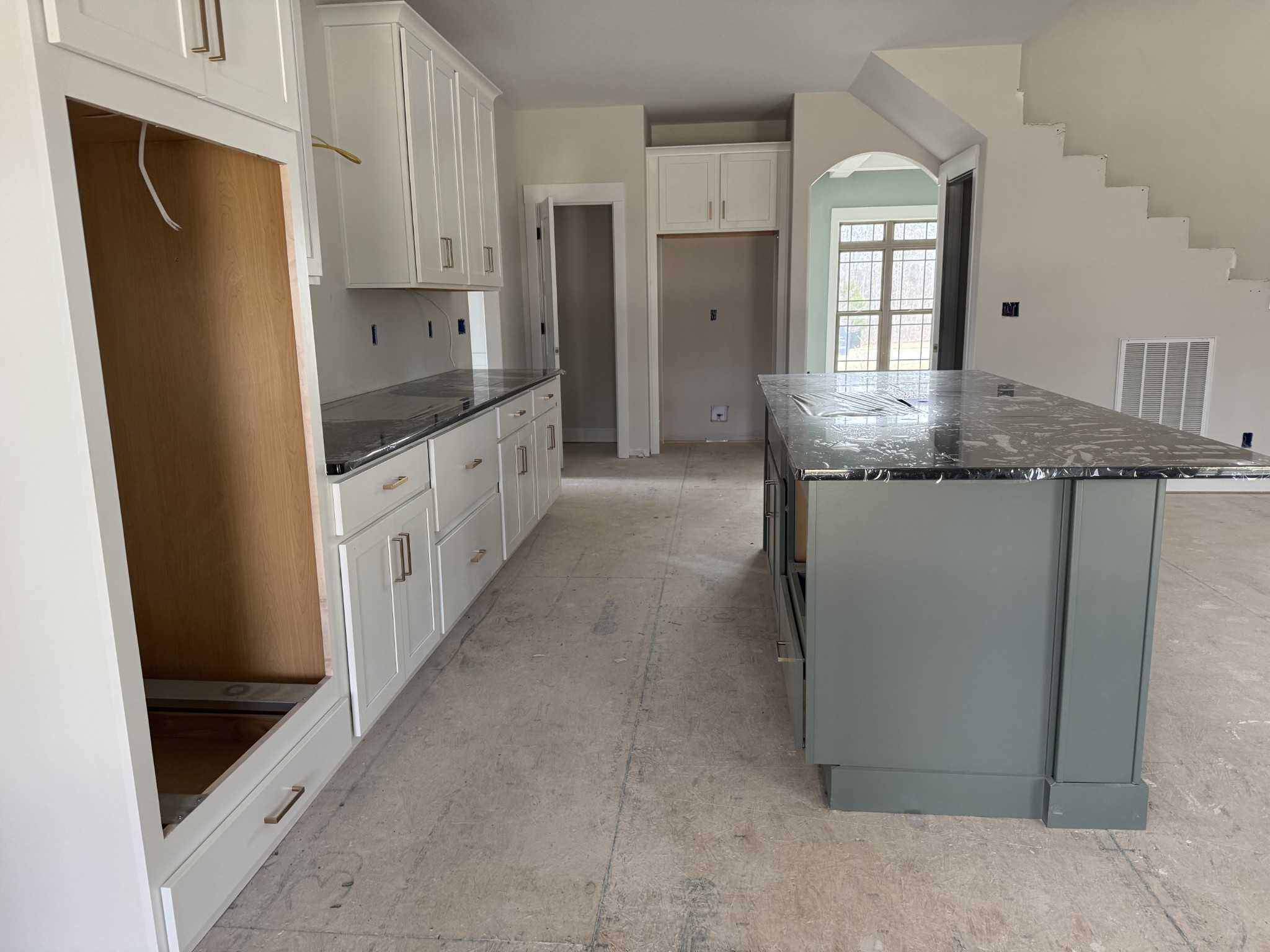 Clarksville, Tennessee, 37042, United States, 3 Bedrooms Bedrooms, ,4 BathroomsBathrooms,Residential,For Sale,2006024