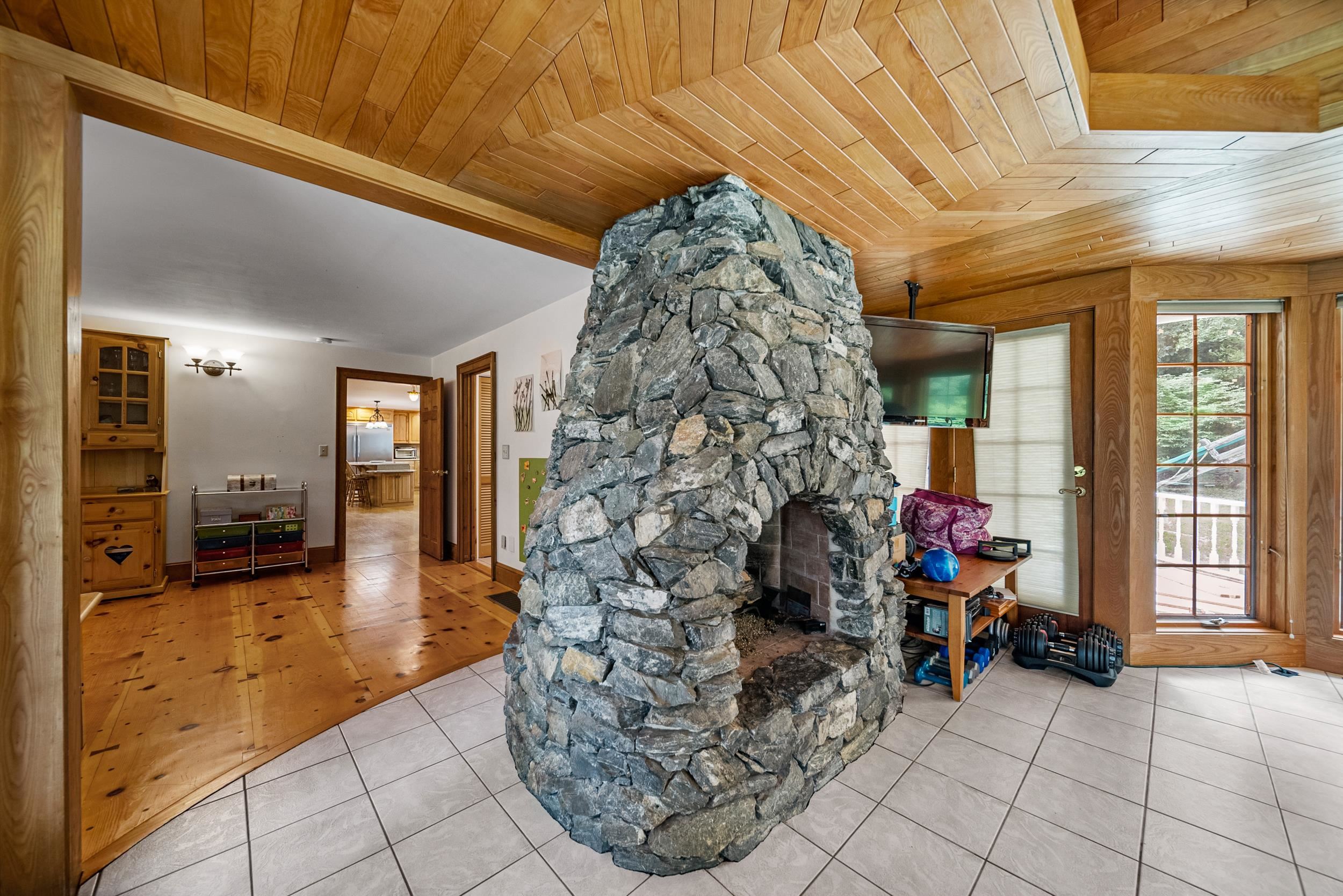 Hollis, New Hampshire, 03049, United States, 7 Bedrooms Bedrooms, ,5 BathroomsBathrooms,Residential,For Sale,1934449