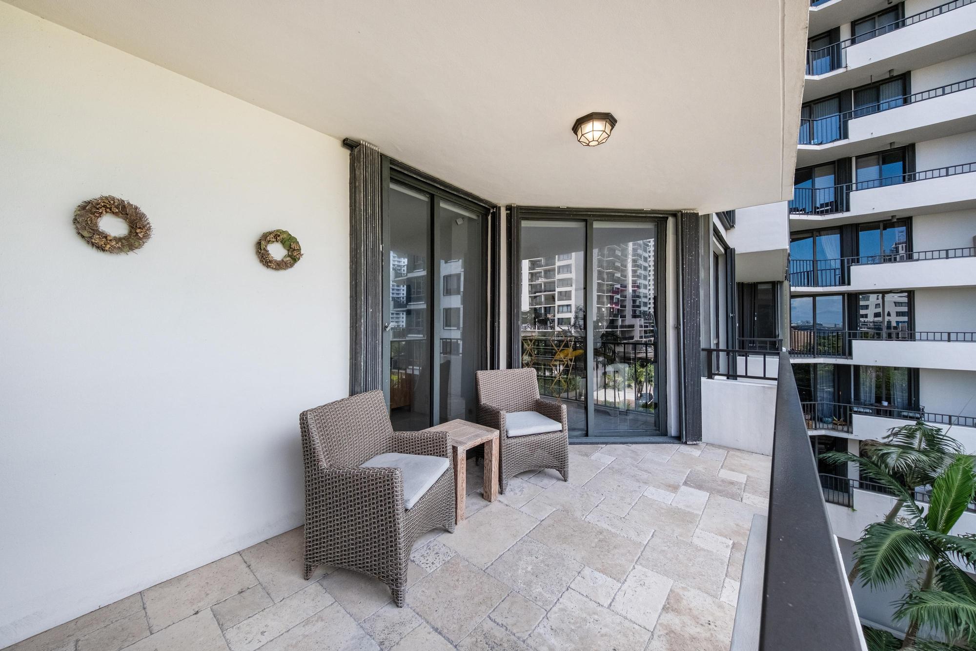 Miami, Florida, 33131, United States, 2 Bedrooms Bedrooms, ,2 BathroomsBathrooms,Residential,For Sale,1976268