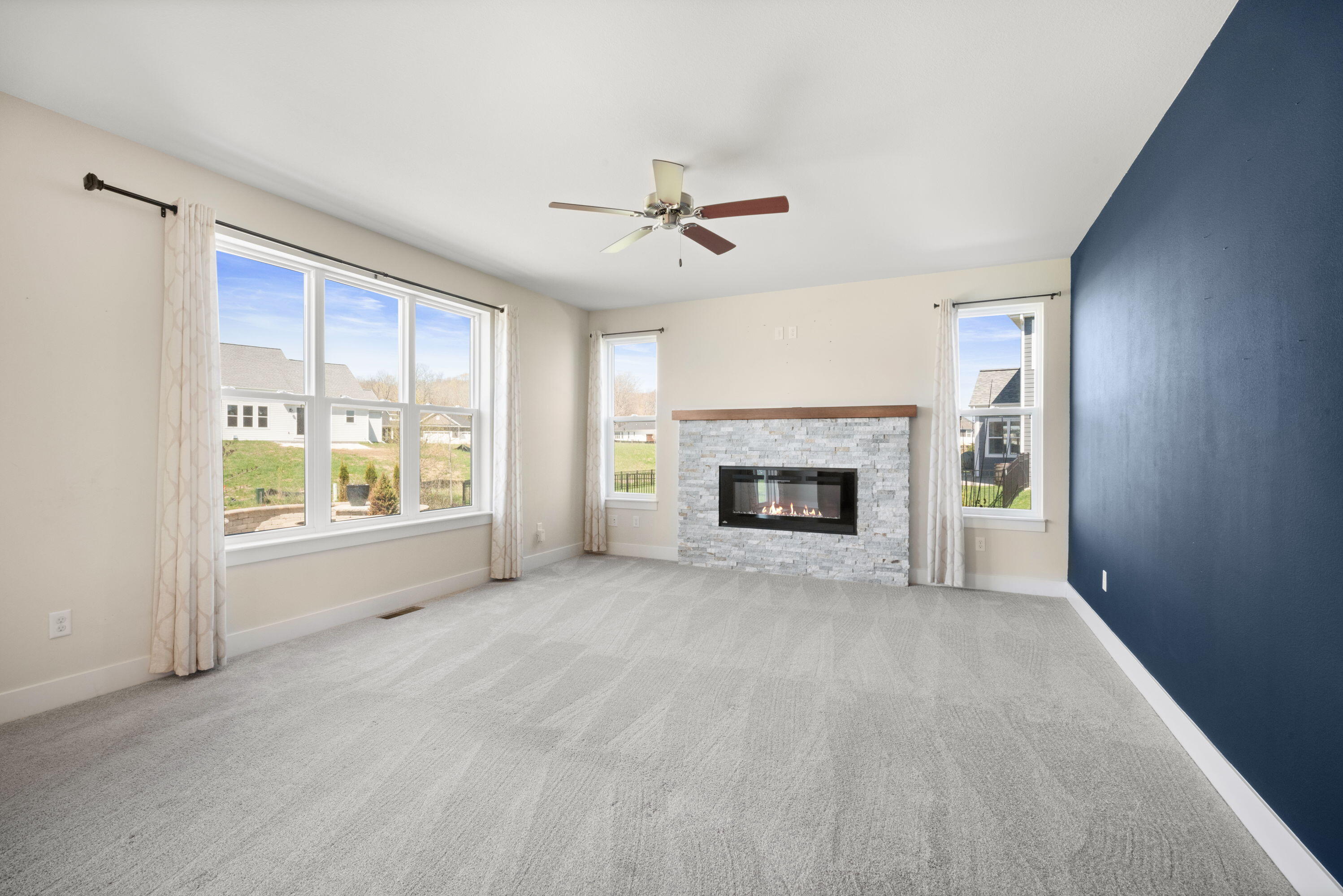 Grafton, Wisconsin, 53024, United States, 4 Bedrooms Bedrooms, ,4 BathroomsBathrooms,Residential,For Sale,1989269