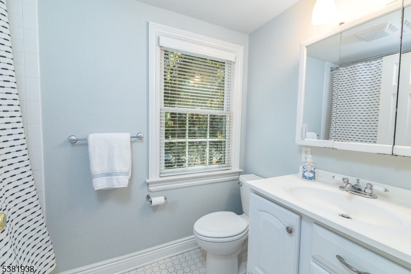 Chatham Boro, New Jersey, 07928, United States, 4 Bedrooms Bedrooms, ,3 BathroomsBathrooms,Residential,For Sale,1941071