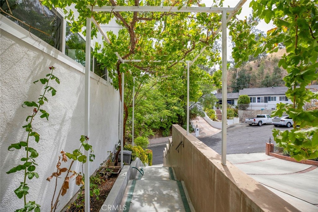 Woodland Hills, California, 91364, United States, 3 Bedrooms Bedrooms, ,3 BathroomsBathrooms,Residential,For Sale,1942330