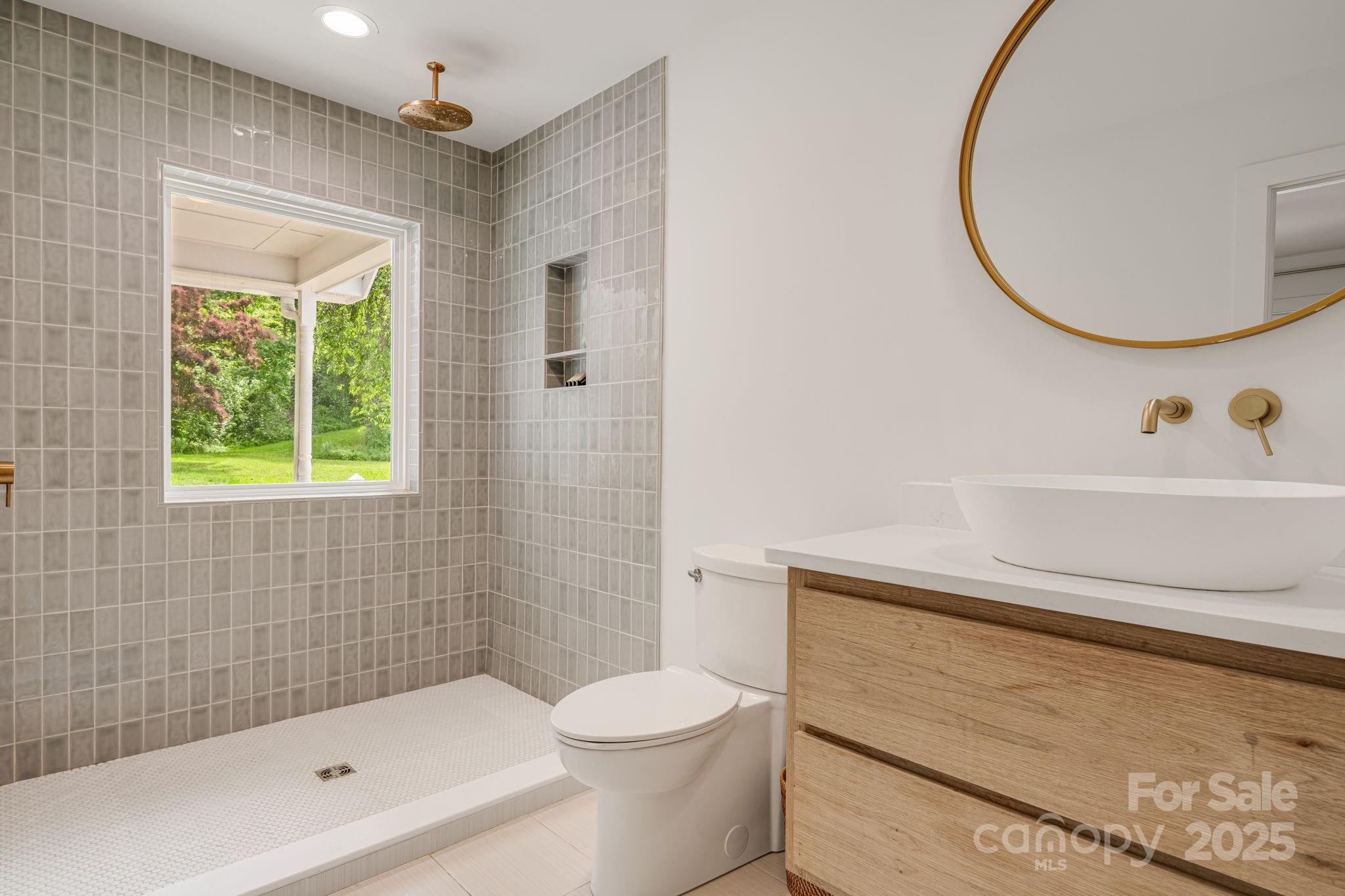 Asheville, North Carolina, 28803, United States, 4 Bedrooms Bedrooms, ,4 BathroomsBathrooms,Residential,For Sale,1825860