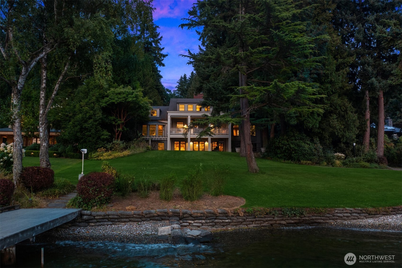 Hunts Point, Washington, 98004, United States, 5 Bedrooms Bedrooms, ,3 BathroomsBathrooms,Residential,For Sale,1865722