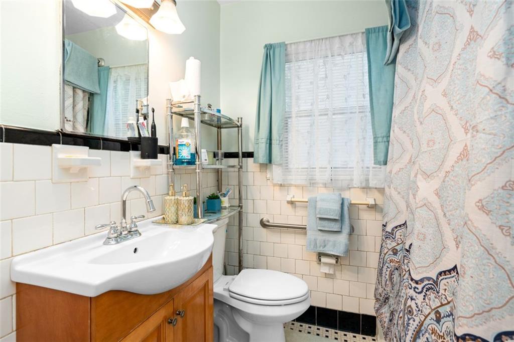 Atlanta, Georgia, 30317, United States, 4 Bedrooms Bedrooms, ,1 BathroomBathrooms,Residential,For Sale,1850311