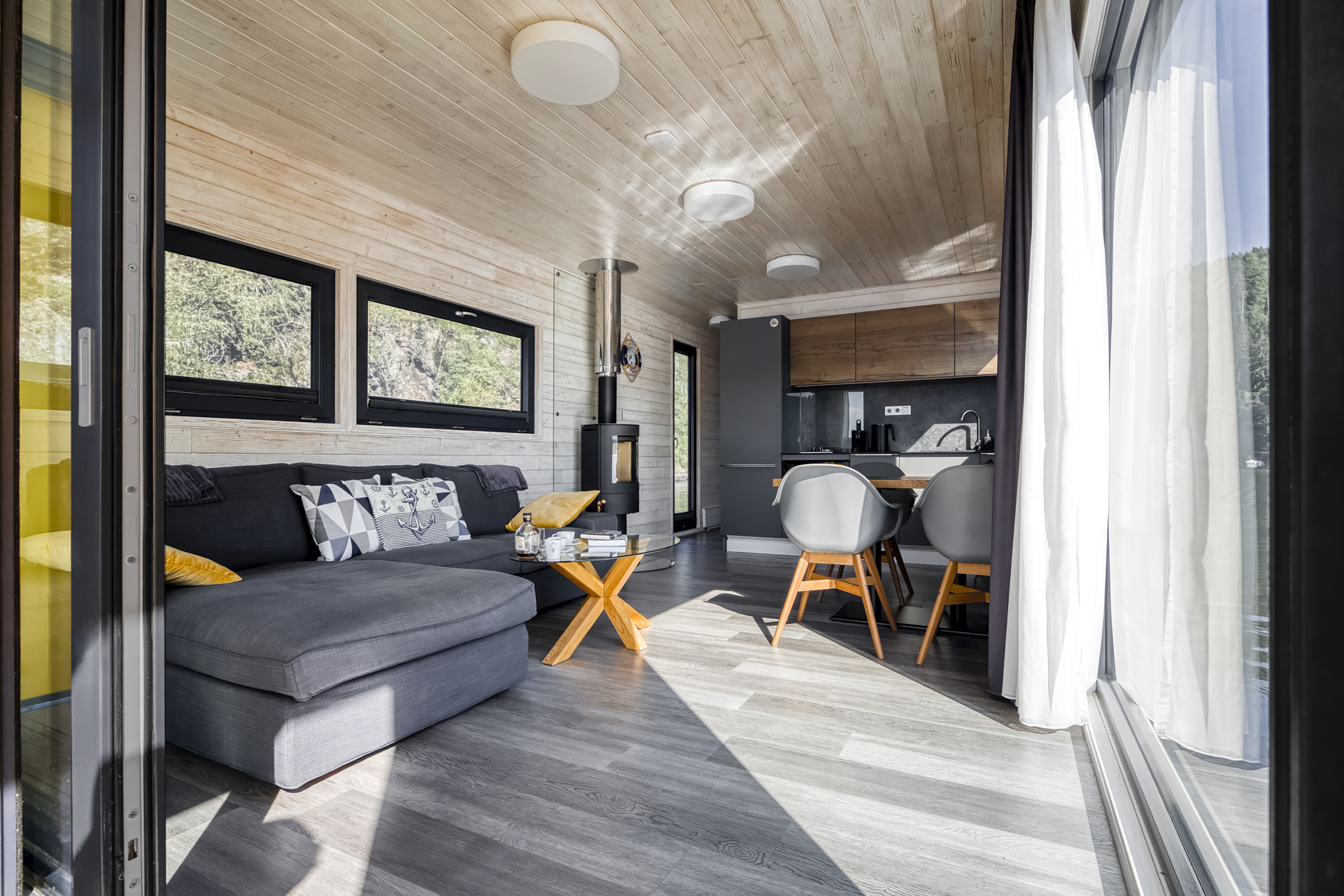  2-bedroom Houseboat - 物件實景