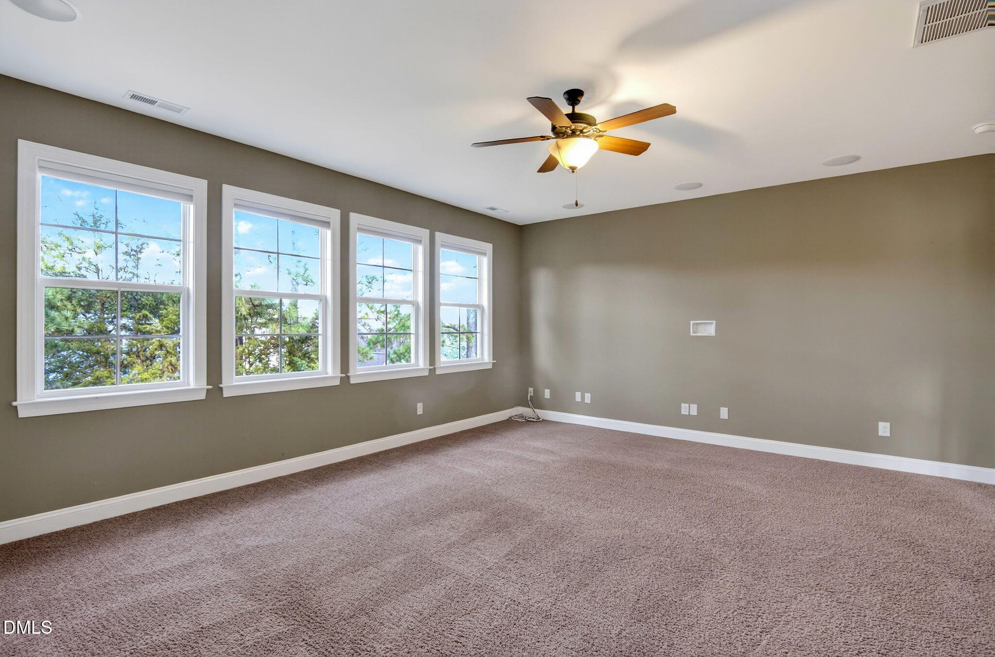 Wake Forest, North Carolina, 27587, United States, 4 Bedrooms Bedrooms, ,4 BathroomsBathrooms,Residential,For Sale,1991002