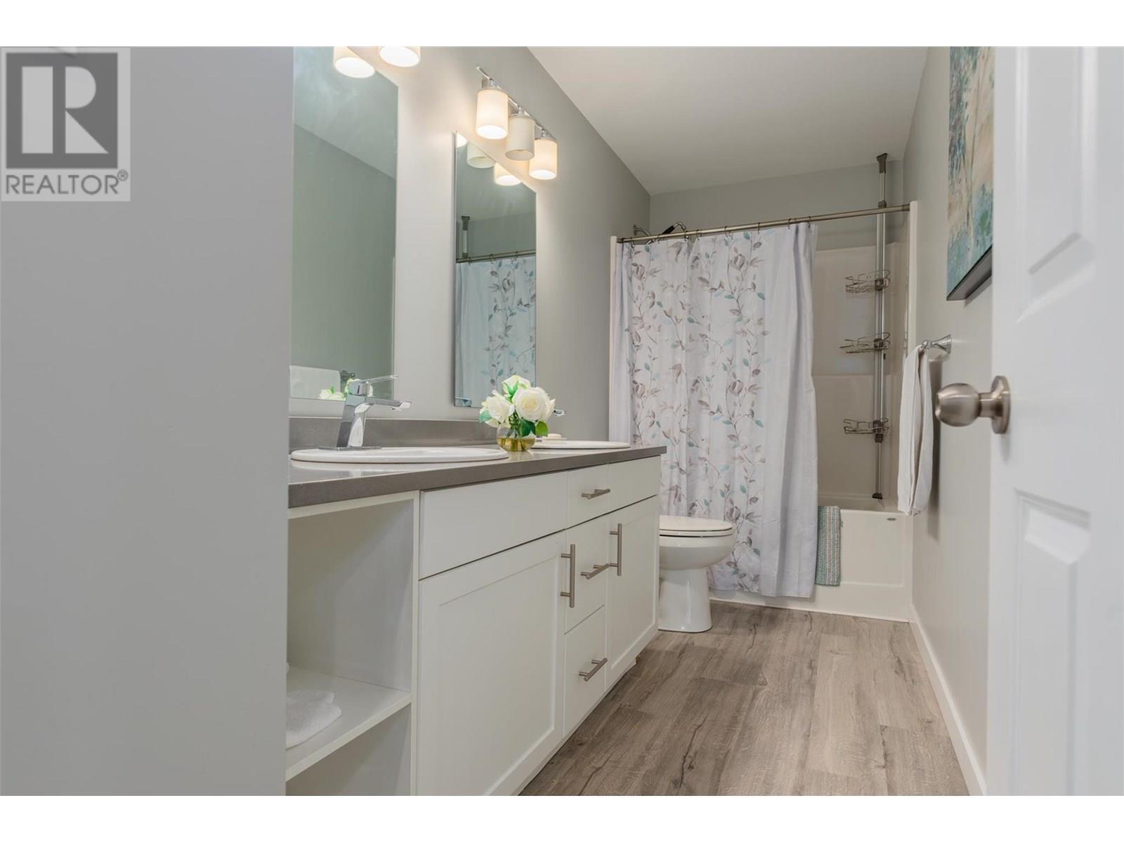 CASTLEGAR, British Columbia, V1N 4X9, CA, 5 Bedrooms Bedrooms, ,2 BathroomsBathrooms,Residential,For Sale,1913698
