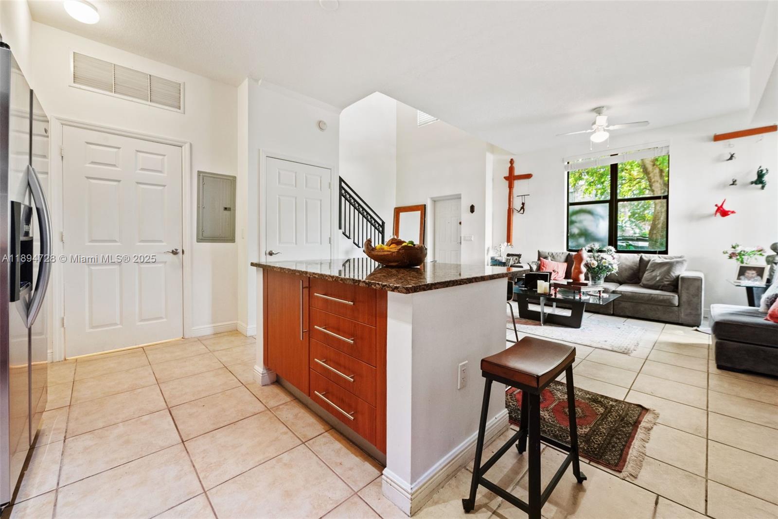 Coral Gables, Florida, 33134, United States, 1 Bedroom Bedrooms, ,2 BathroomsBathrooms,Residential,For Sale,1963892