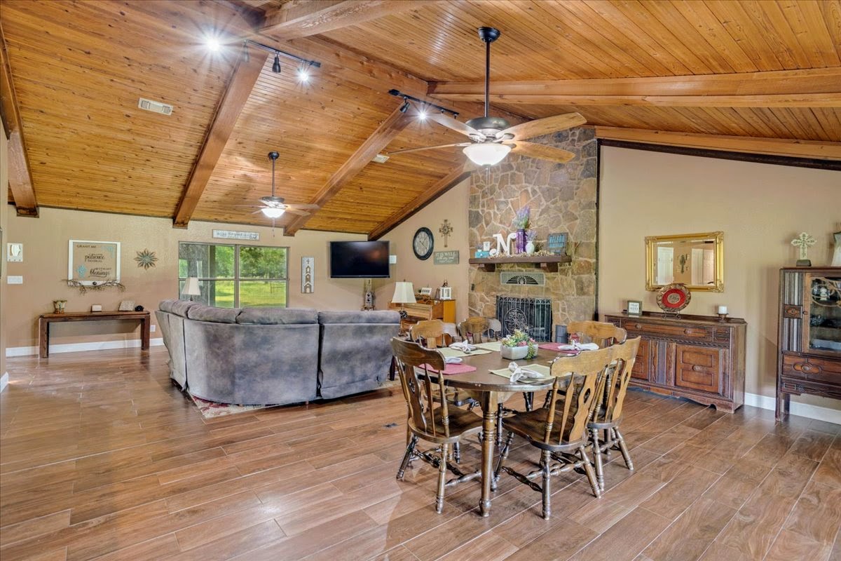 Savoy, Texas, 75479, United States, 3 Bedrooms Bedrooms, ,2 BathroomsBathrooms,Residential,For Sale,1979874