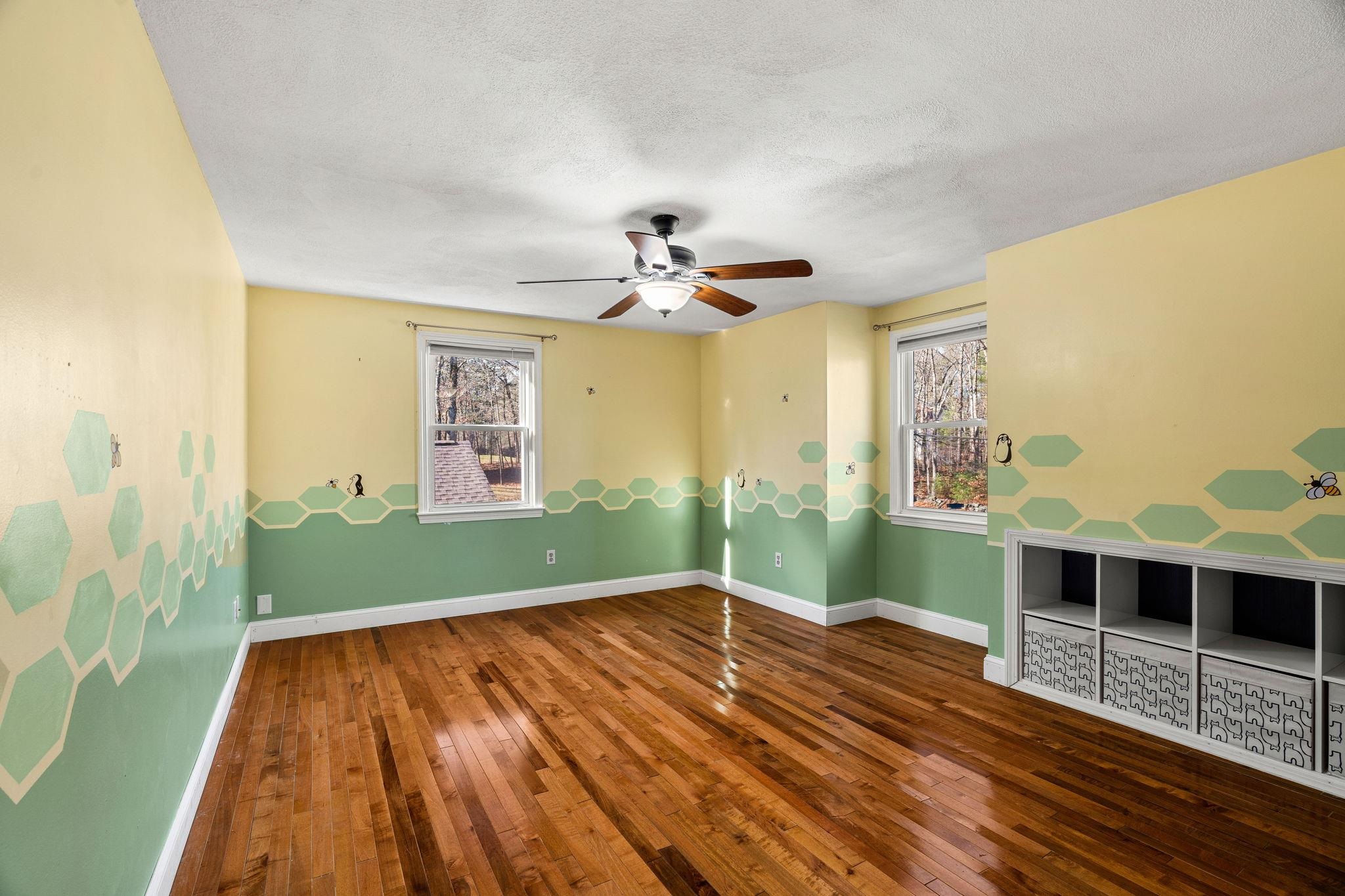 Londonderry, New Hampshire, 03053, United States, 3 Bedrooms Bedrooms, ,4 BathroomsBathrooms,Residential,For Sale,2002282