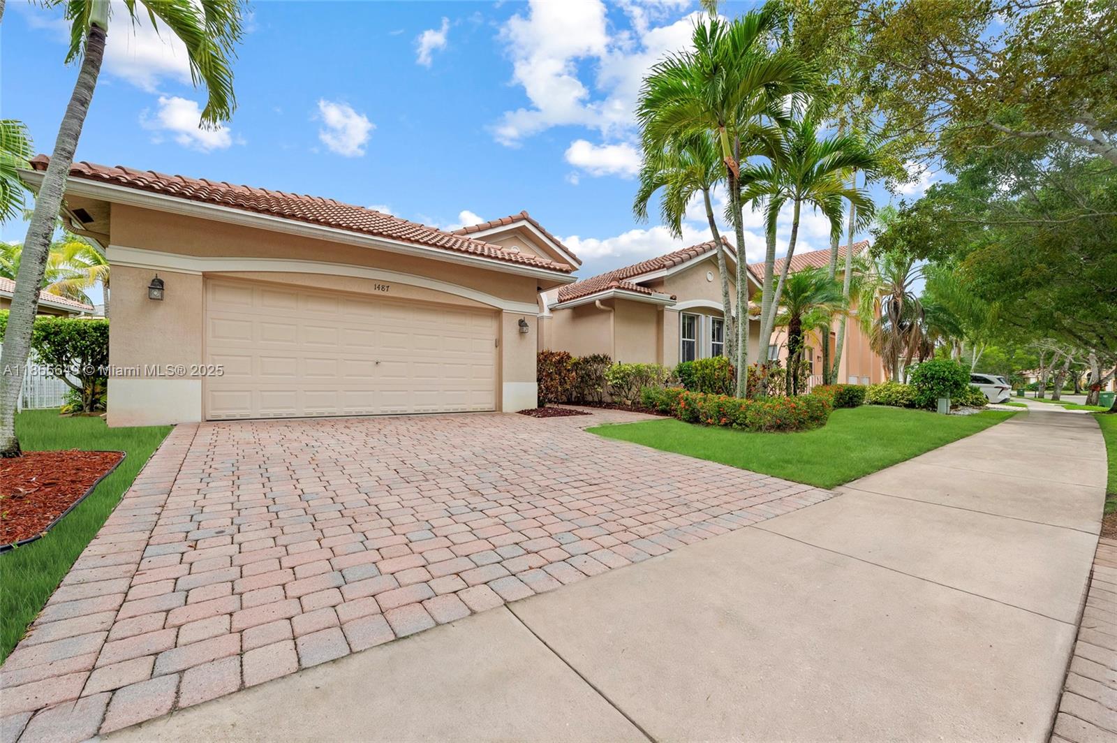Weston, Florida, 33327, United States, 4 Bedrooms Bedrooms, ,3 BathroomsBathrooms,Residential,For Sale,1913300