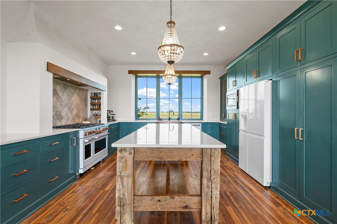 Woodway, Texas, 76712, United States, 4 Bedrooms Bedrooms, ,3 BathroomsBathrooms,Residential,For Sale,1940454