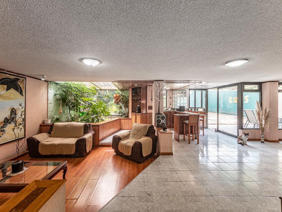 Naucalpan de Juárez, Estado de méxico, 53240, Mexico, 5 Bedrooms Bedrooms, ,5 BathroomsBathrooms,Residential,For Sale,1821494