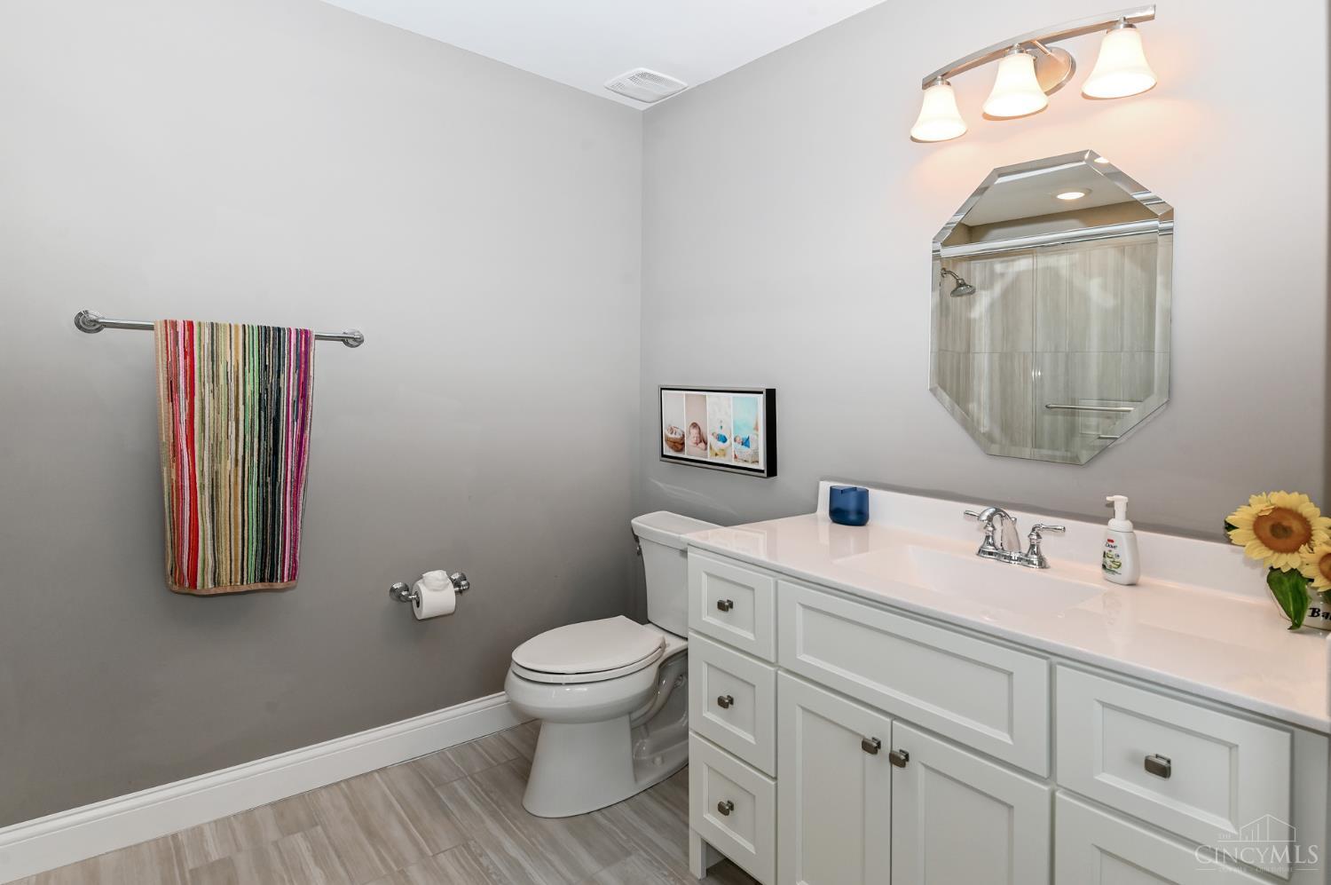 Madeira, Ohio, 45243, United States, 3 Bedrooms Bedrooms, ,4 BathroomsBathrooms,Residential,For Sale,1940356