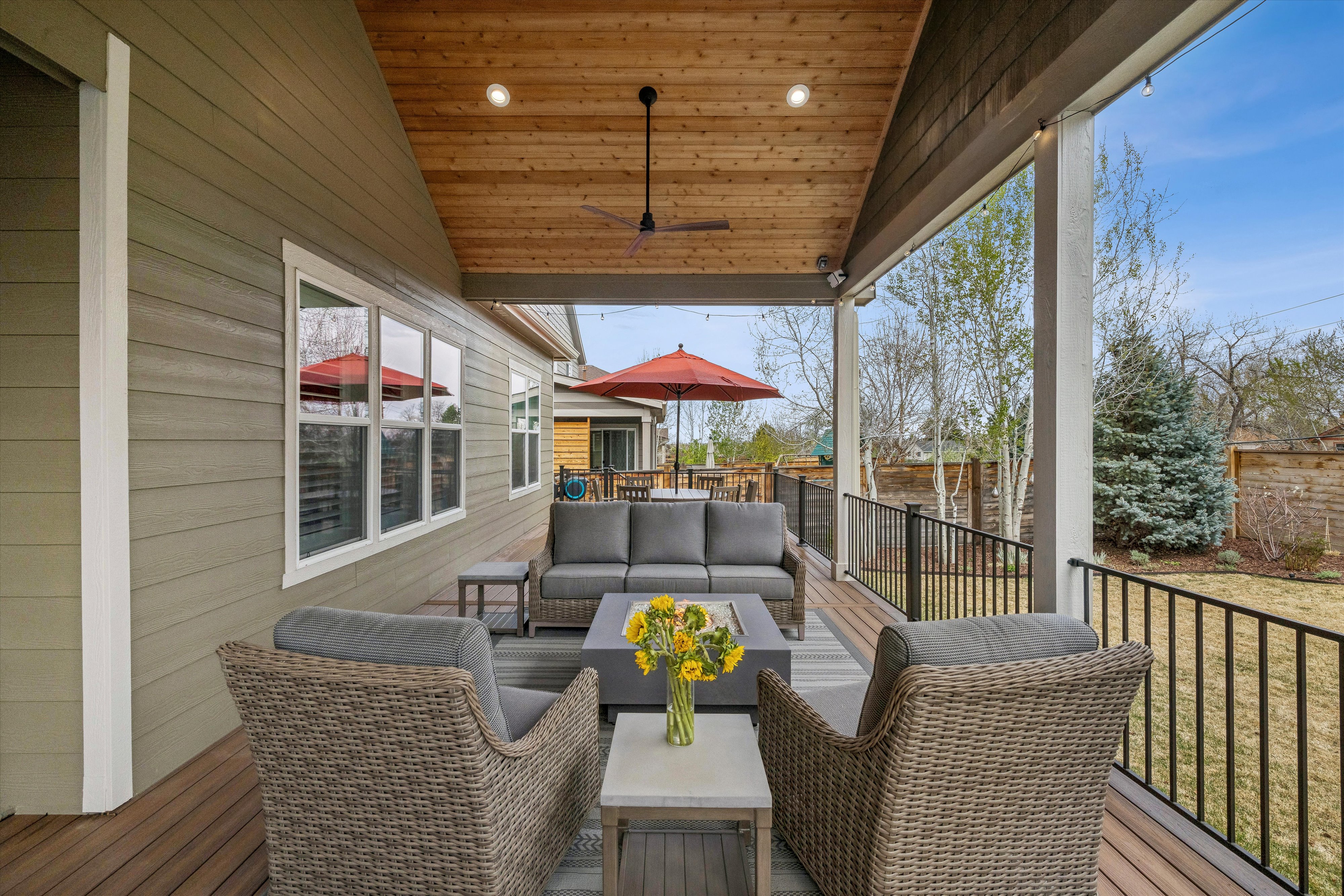  Thoughtfully  Updated and Move-In Ready - 物件實景