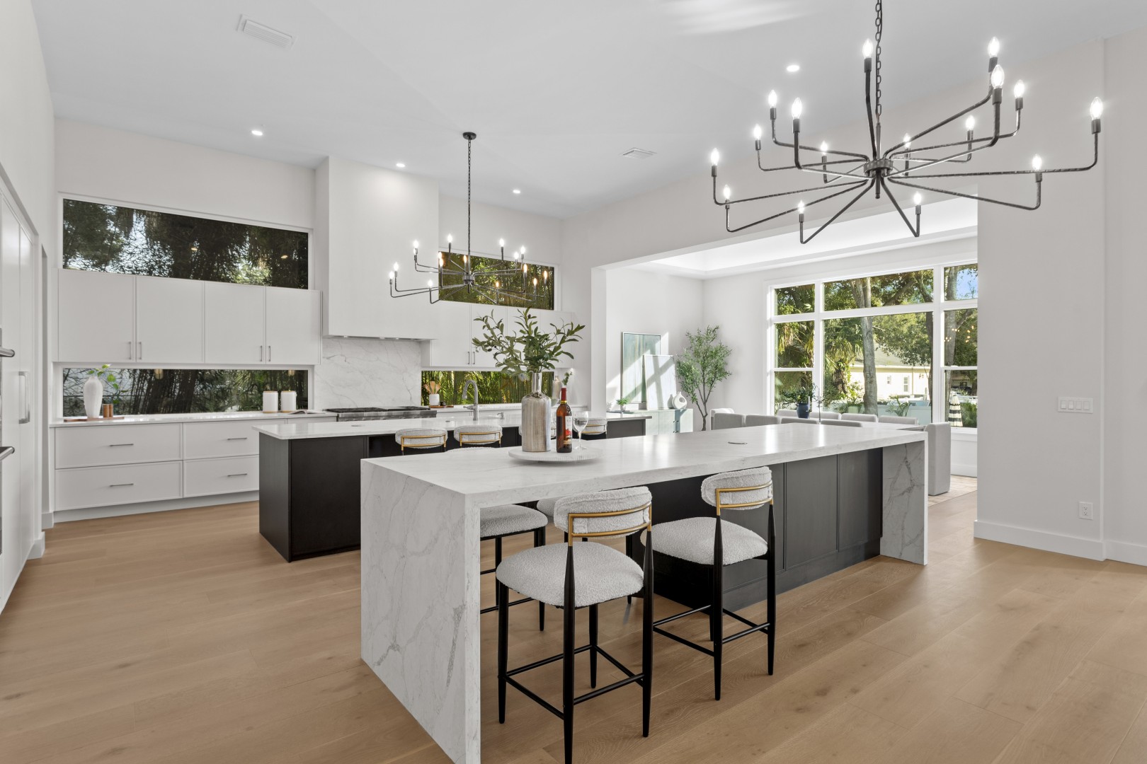 Tampa, Florida, 33629, United States, 5 Bedrooms Bedrooms, ,7 BathroomsBathrooms,Residential,For Sale,1993853