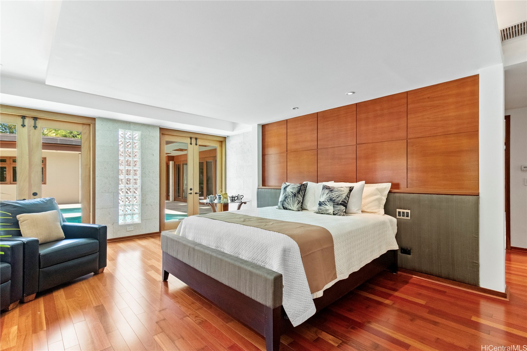 Honolulu, Hawaii, 96816, United States, 3 Bedrooms Bedrooms, ,3 BathroomsBathrooms,Residential,For Sale,1988153