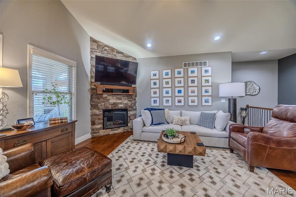 Camdenton, Missouri, 65020, United States, 3 Bedrooms Bedrooms, ,3 BathroomsBathrooms,Residential,For Sale,1989945