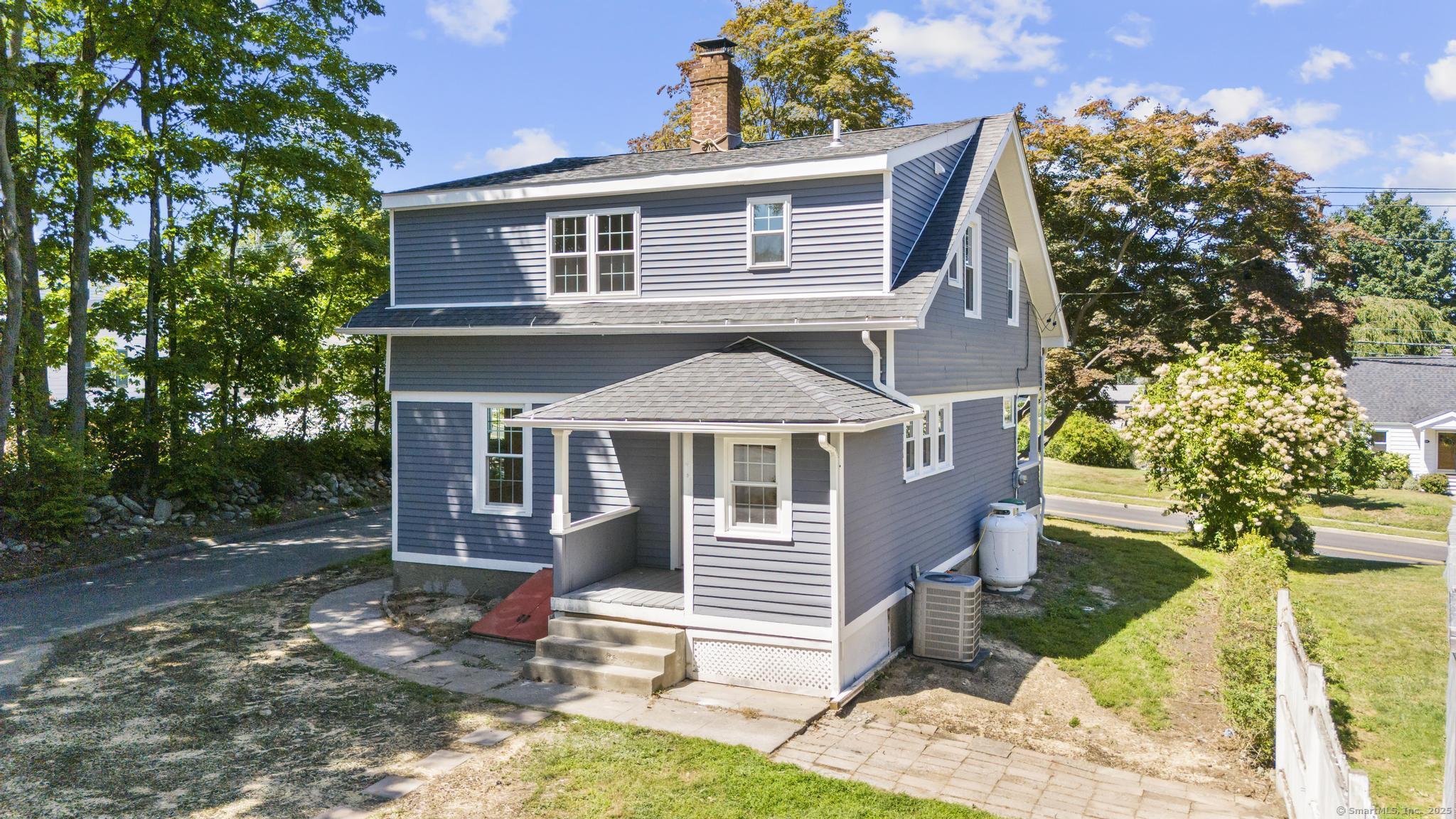 Milford, Connecticut, 06460, United States, 3 Bedrooms Bedrooms, ,3 BathroomsBathrooms,Residential,For Sale,1924915